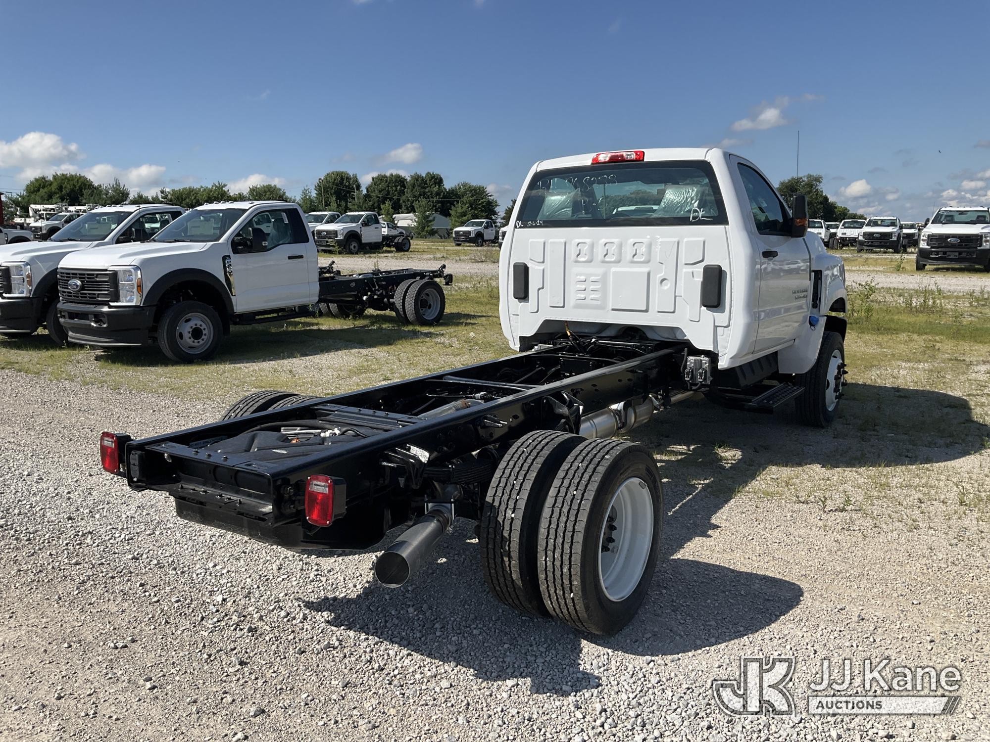 2024 Chevrolet SILVERADO MEDIUM DUTY