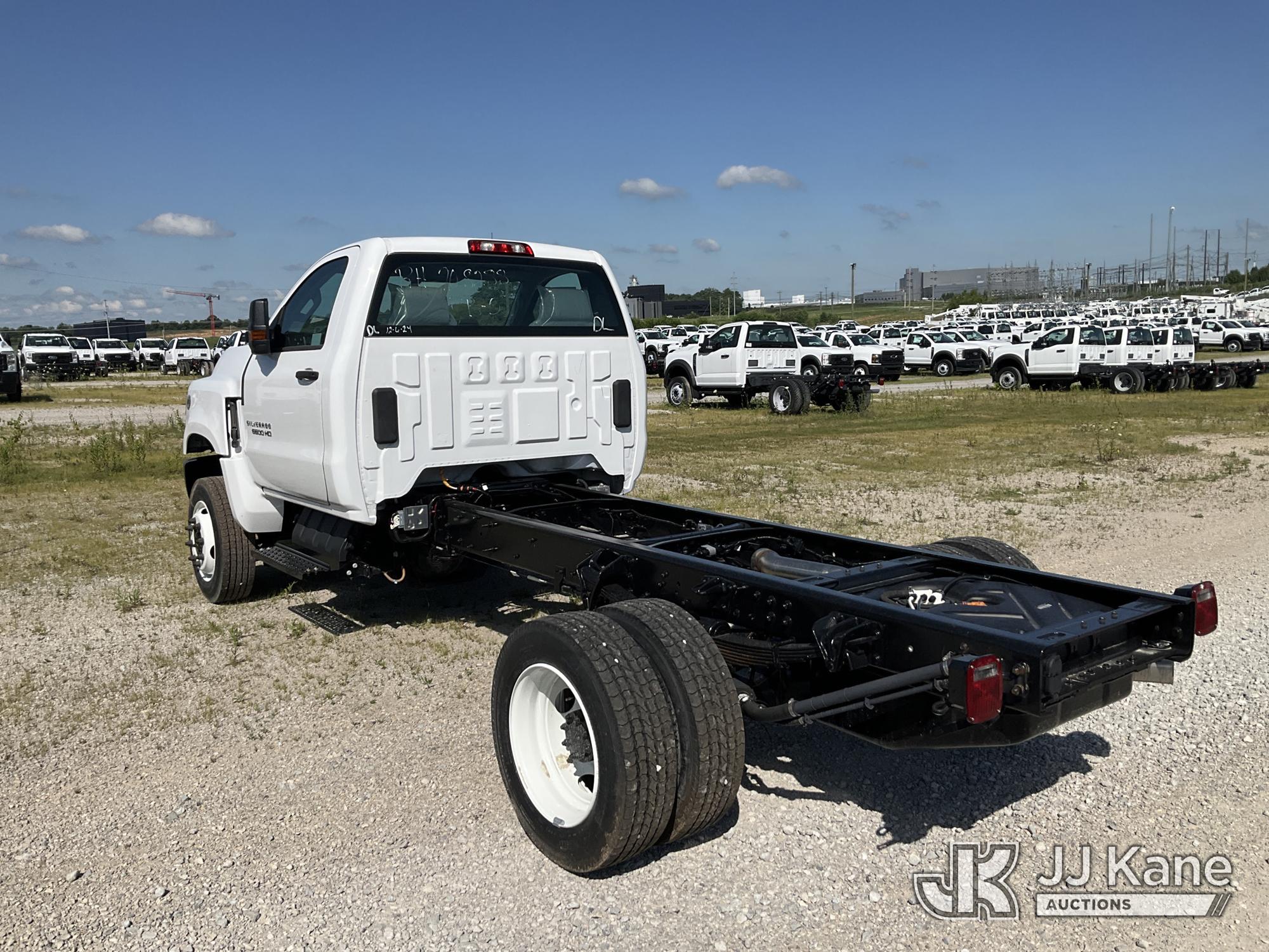 2024 Chevrolet SILVERADO MEDIUM DUTY