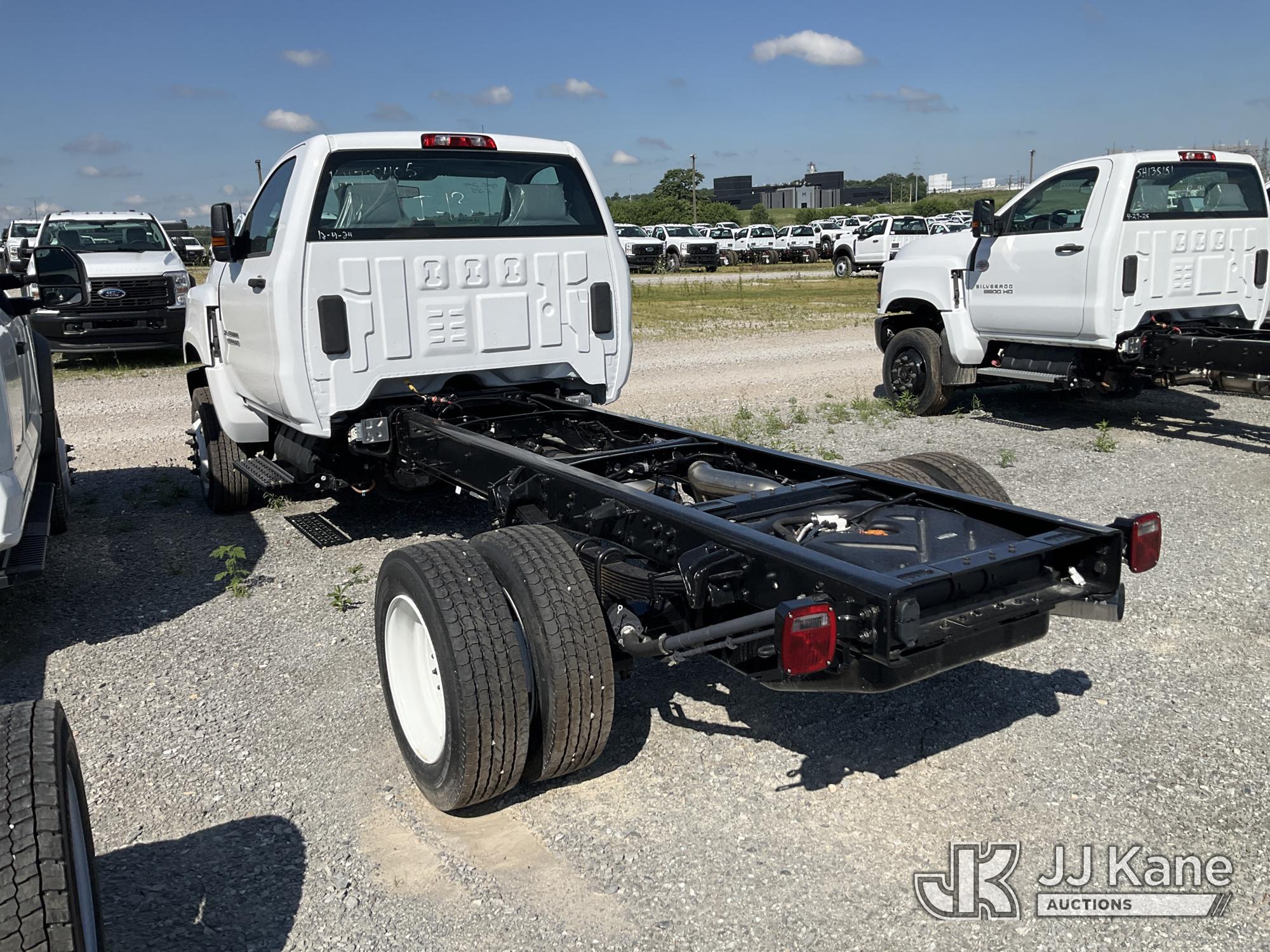 2024 Chevrolet SILVERADO MEDIUM DUTY