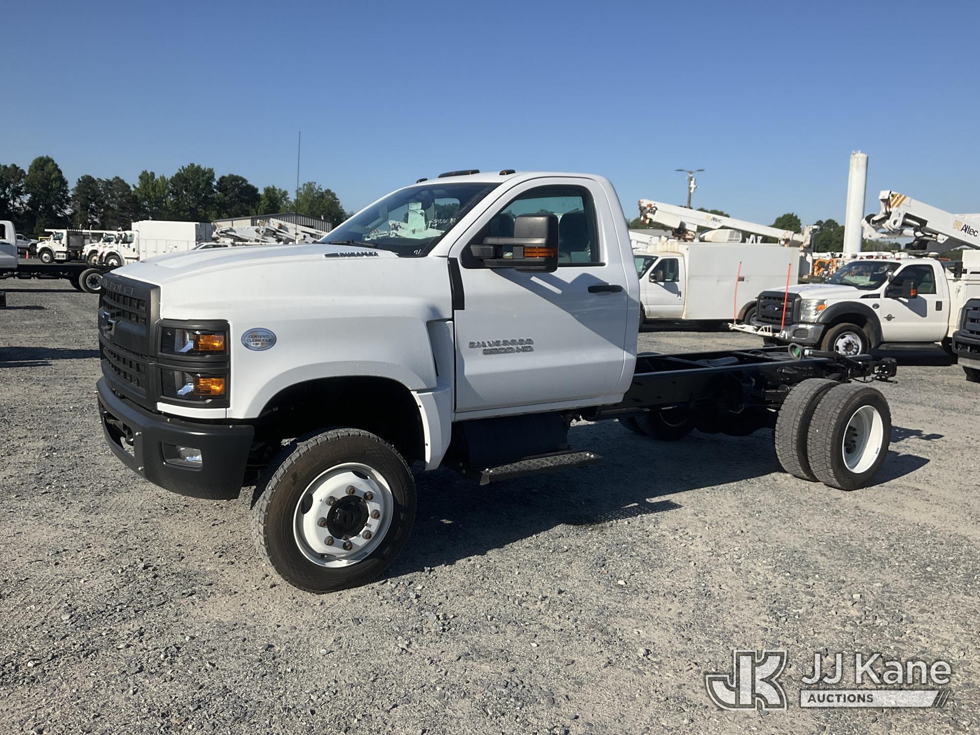 Photo of a 2024 Chevrolet Silverado 6500HD 4X4