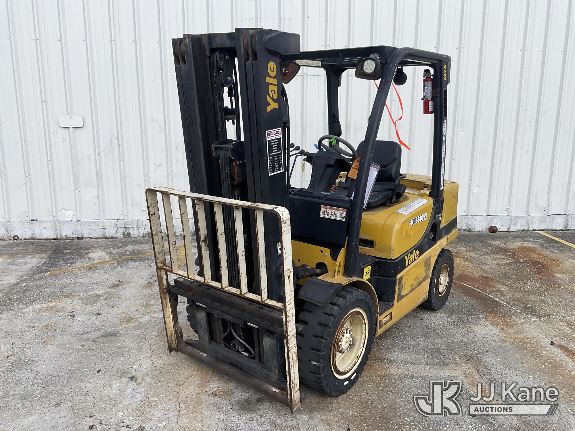 Photo of a 2015 Yale GDP060VX