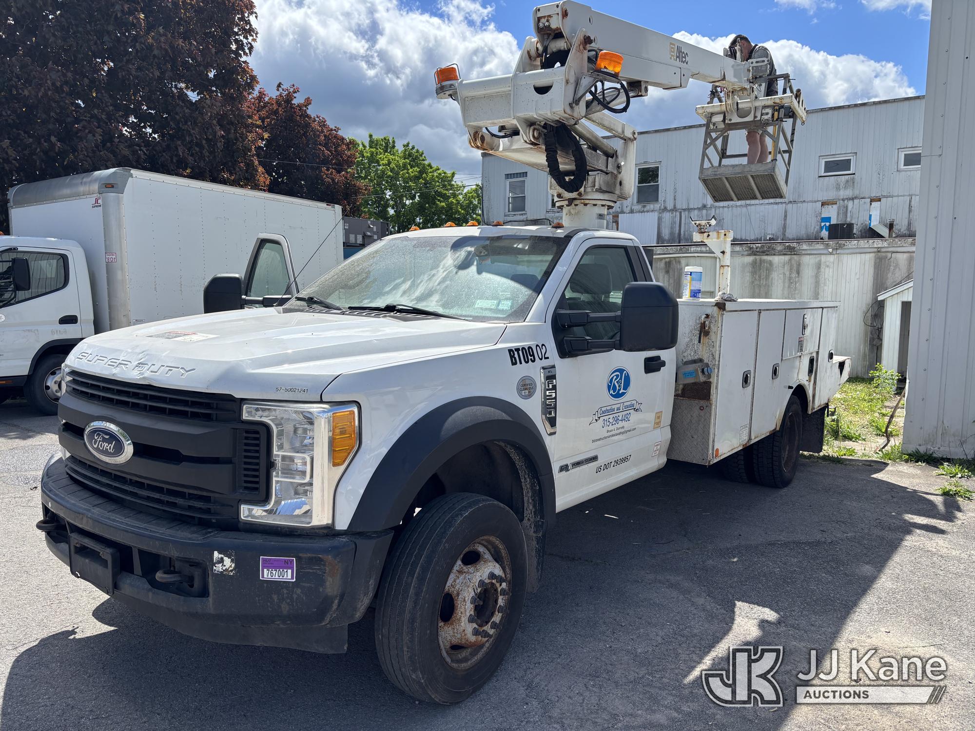 Photo of a 2017 Ford F550