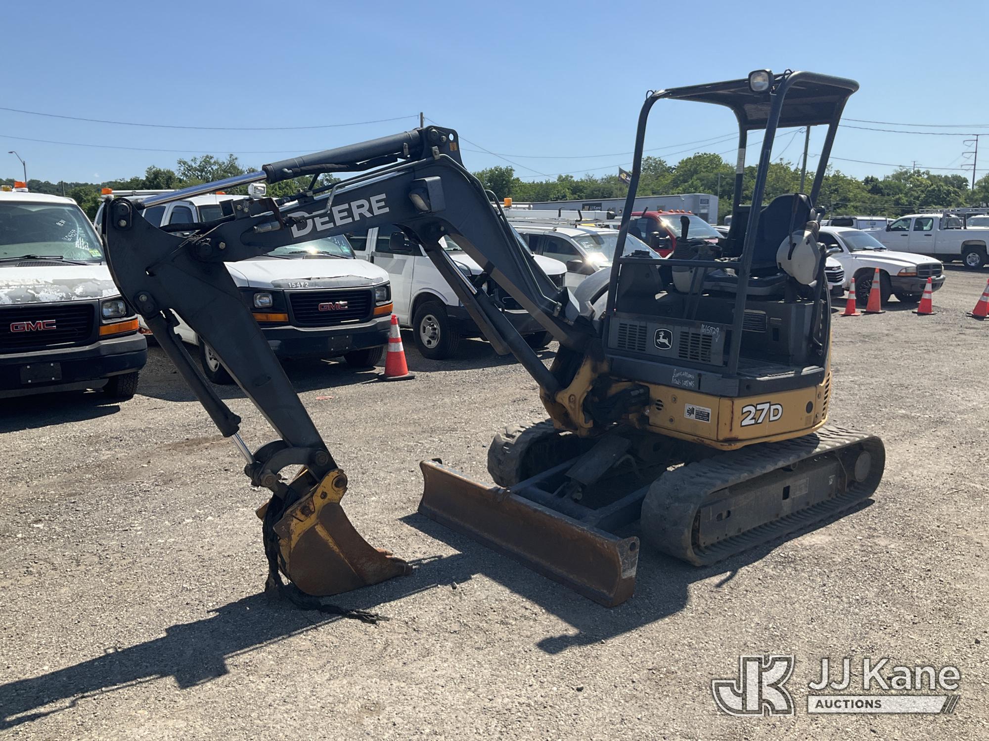 Photo of a 2010 John Deere 27D