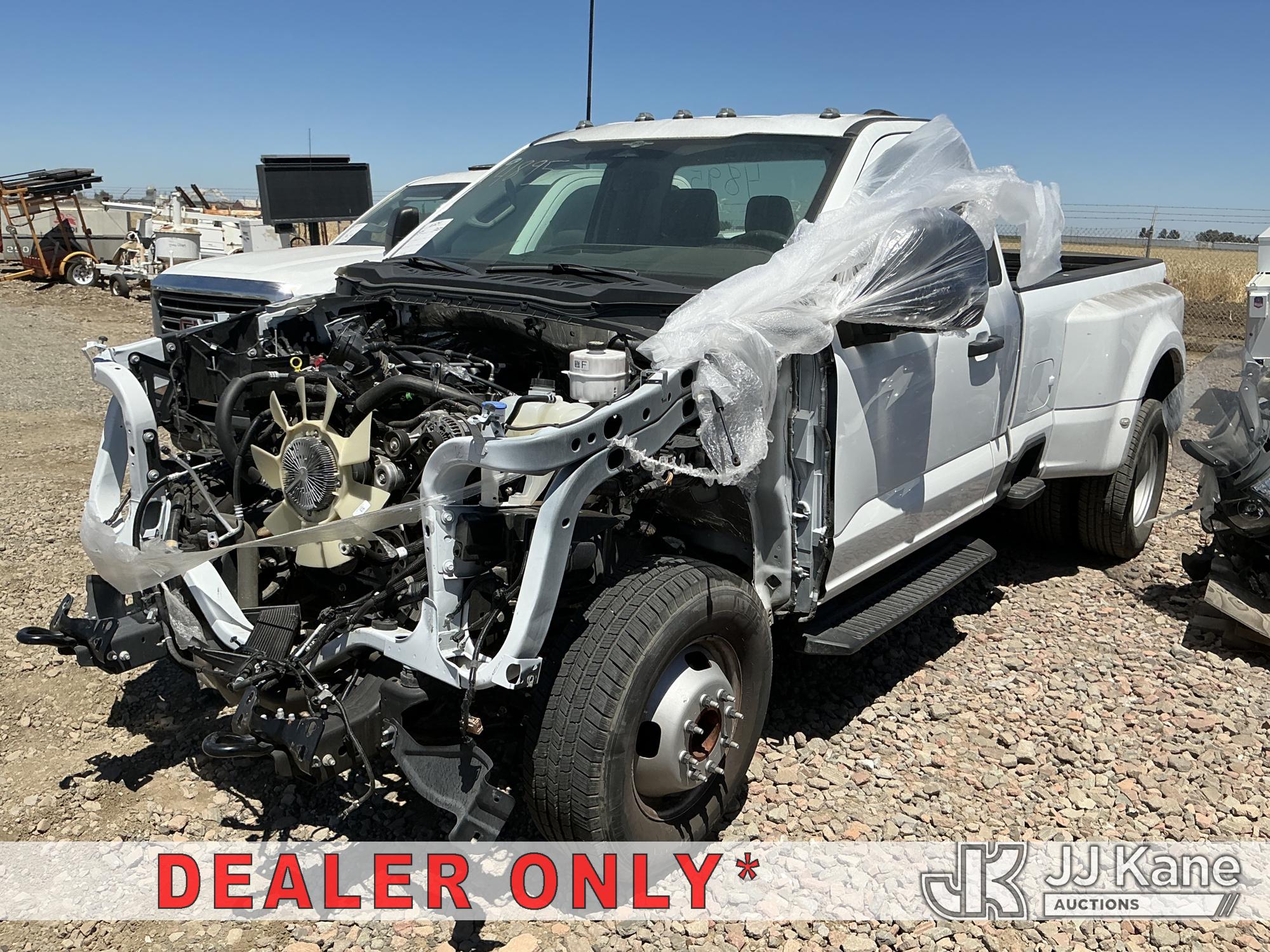 Photo of a 2023 Ford F-350 SD