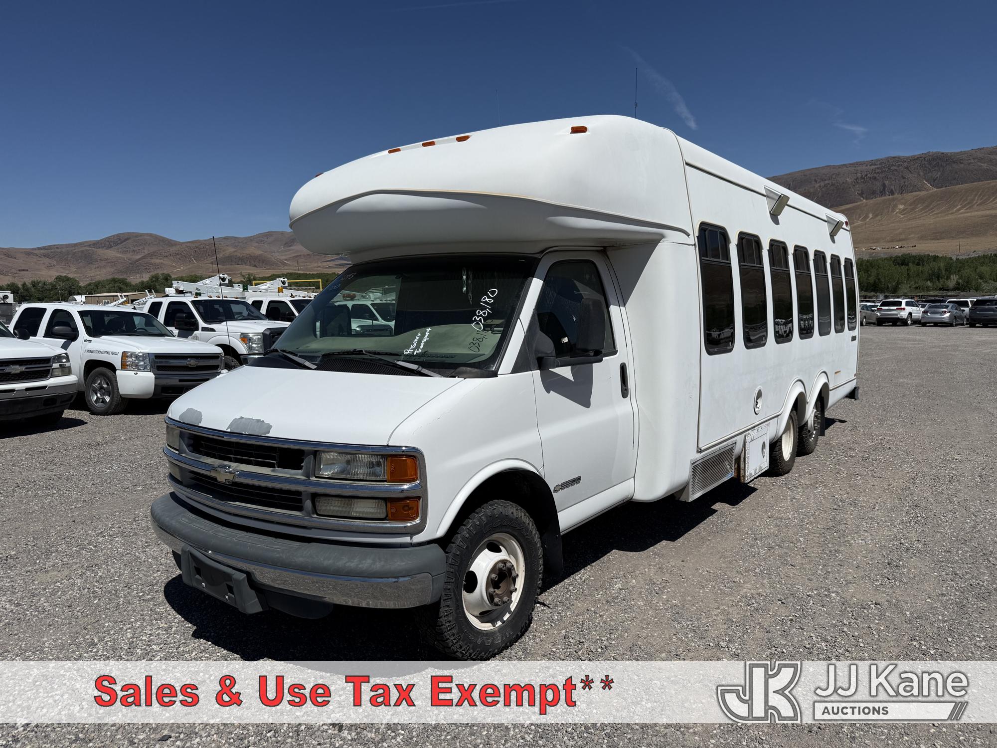 Photo of a 2000 Chevrolet Express G3500