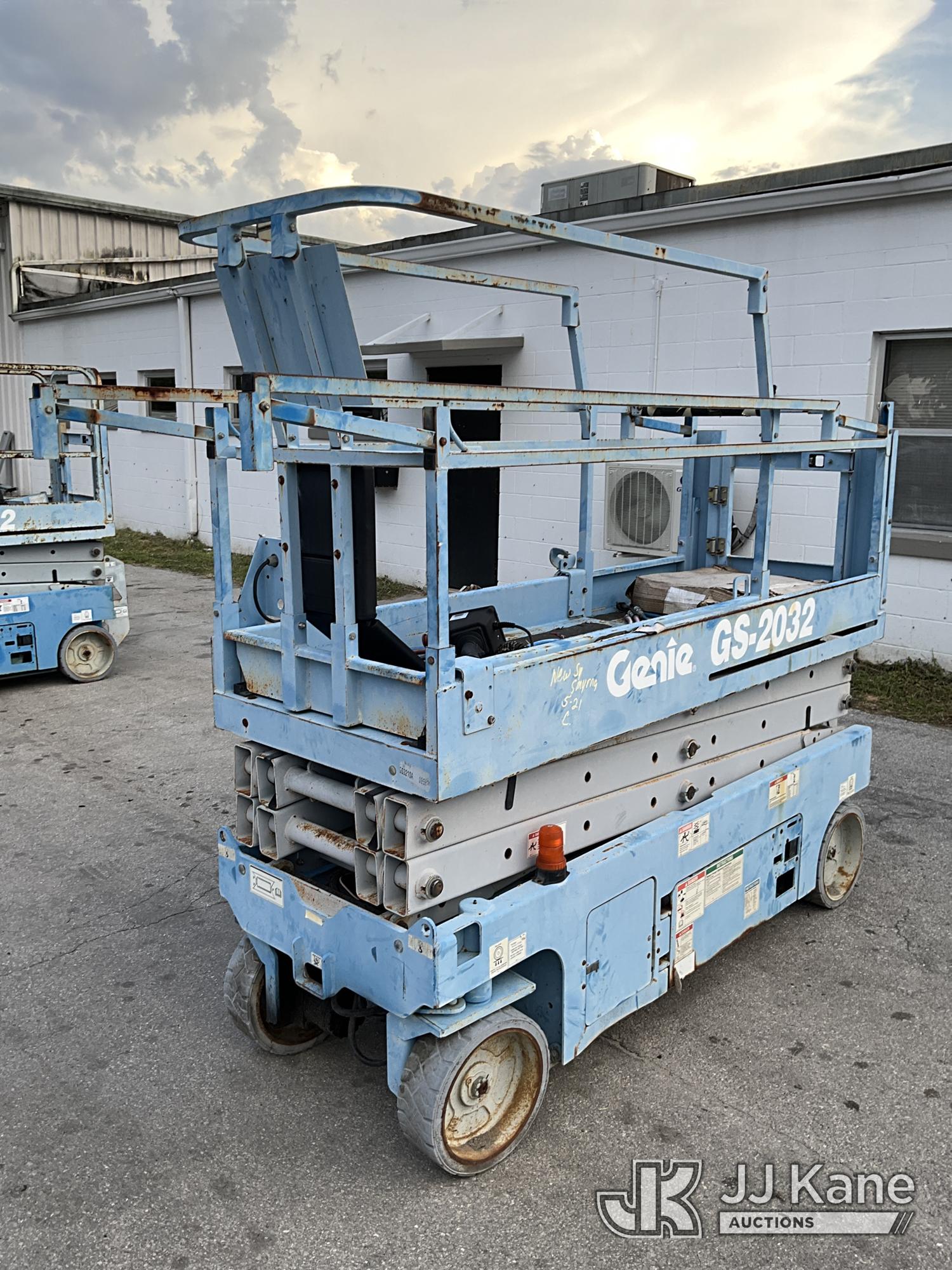 Photo of a 2010 Genie GS-2032