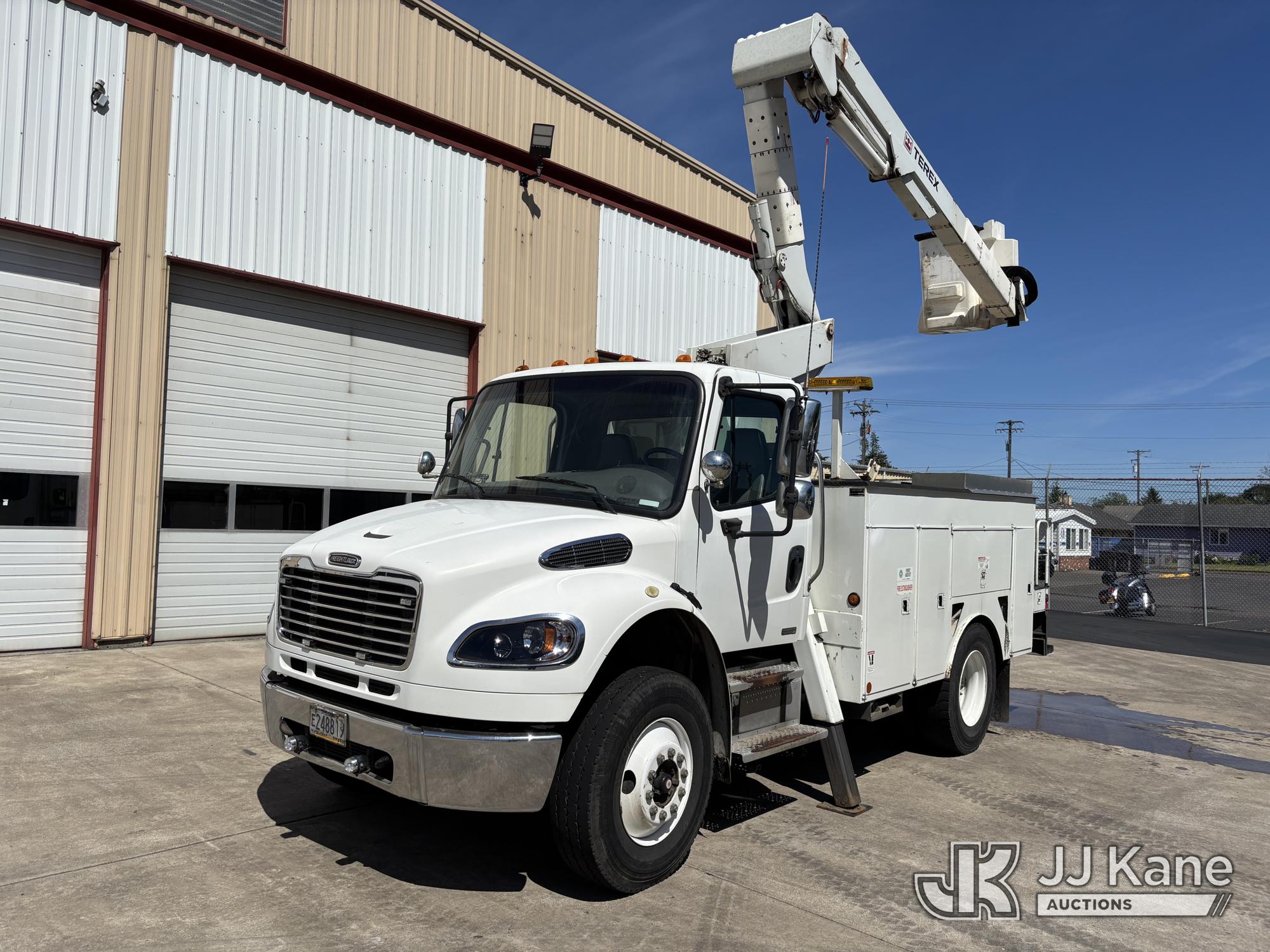 Photo of a 2010 Freightliner M2 106