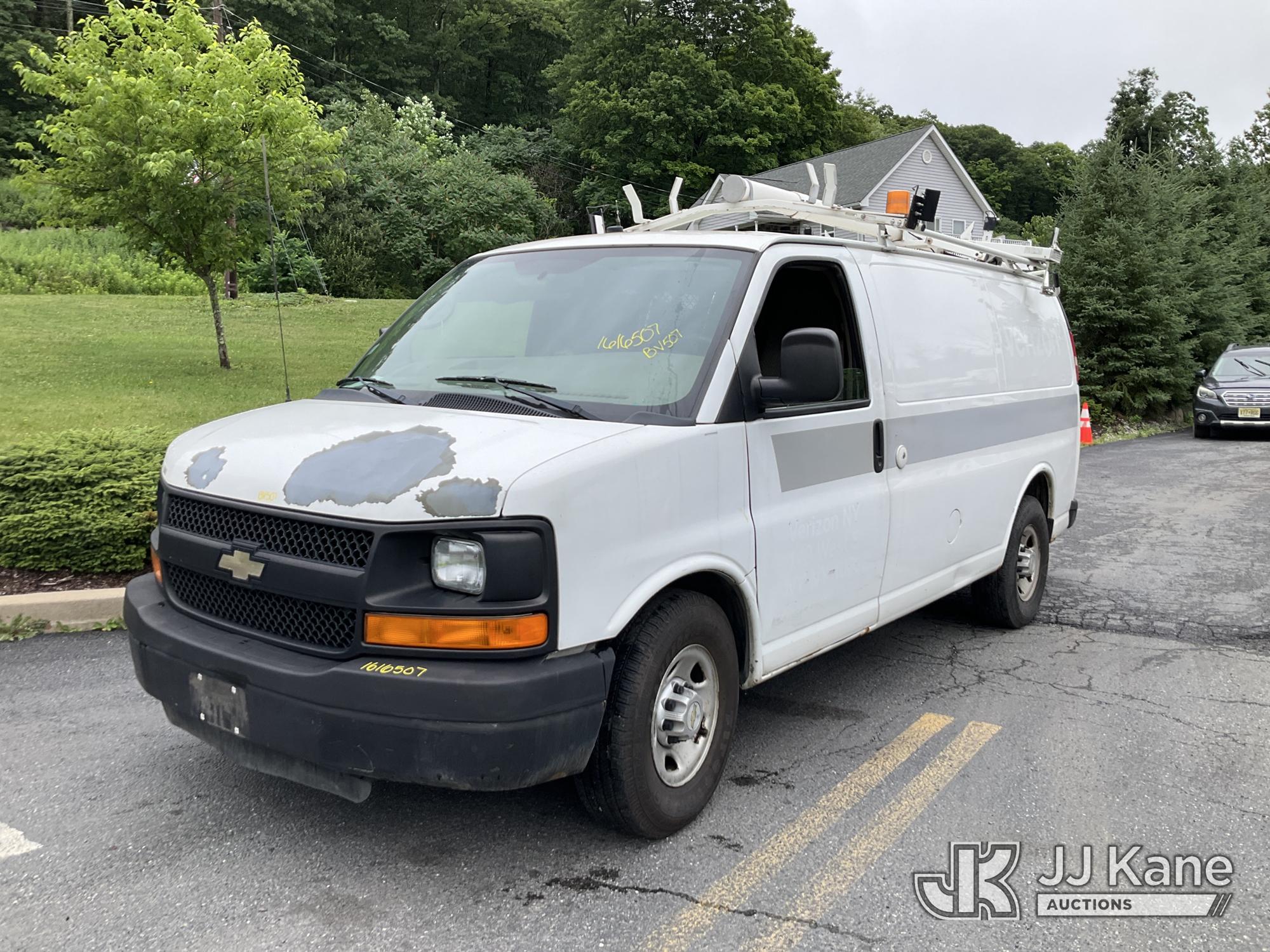 2011 Chevrolet Express G2500 Cargo Van