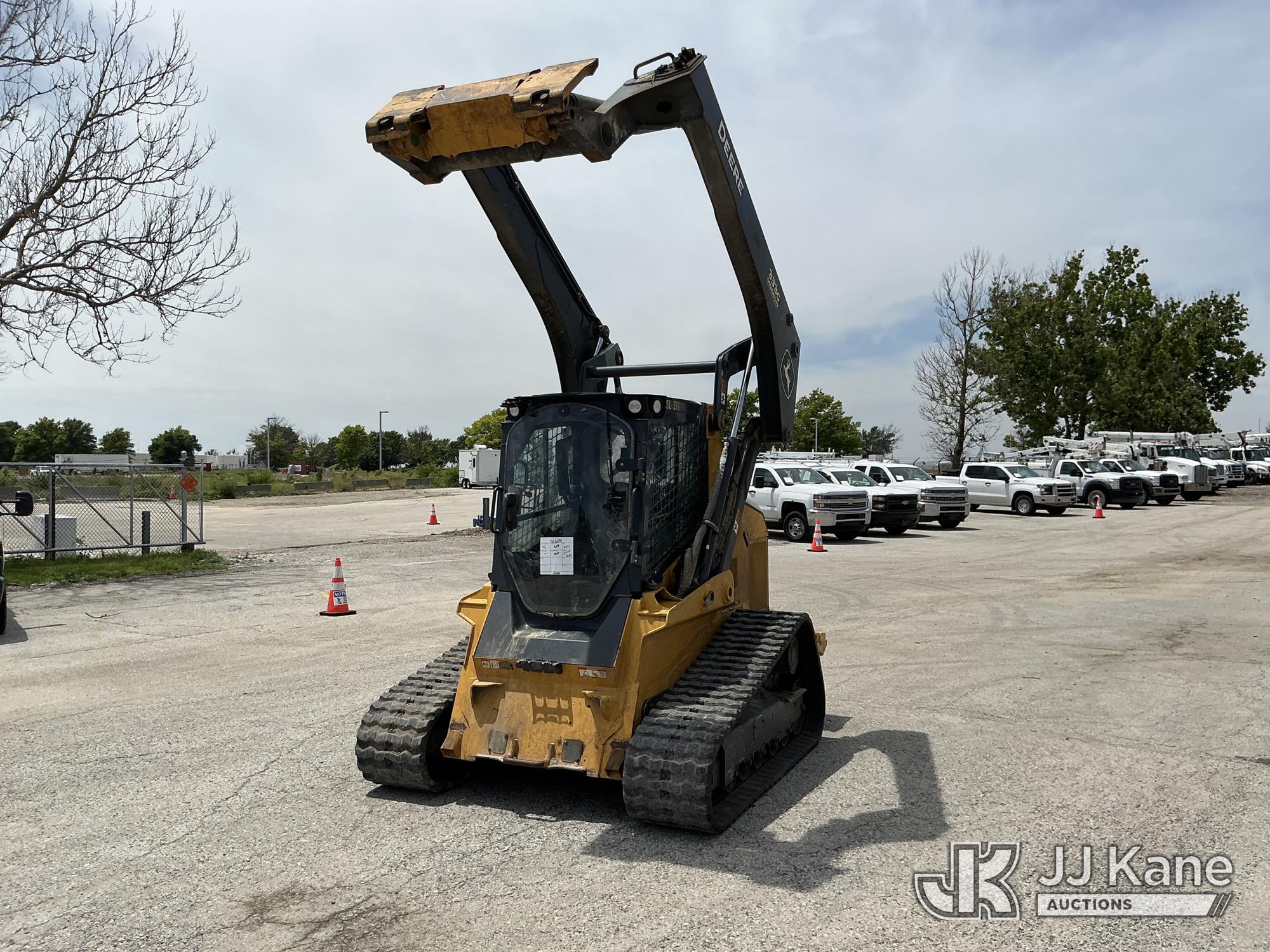 Photo of a 2021 John Deere 333G