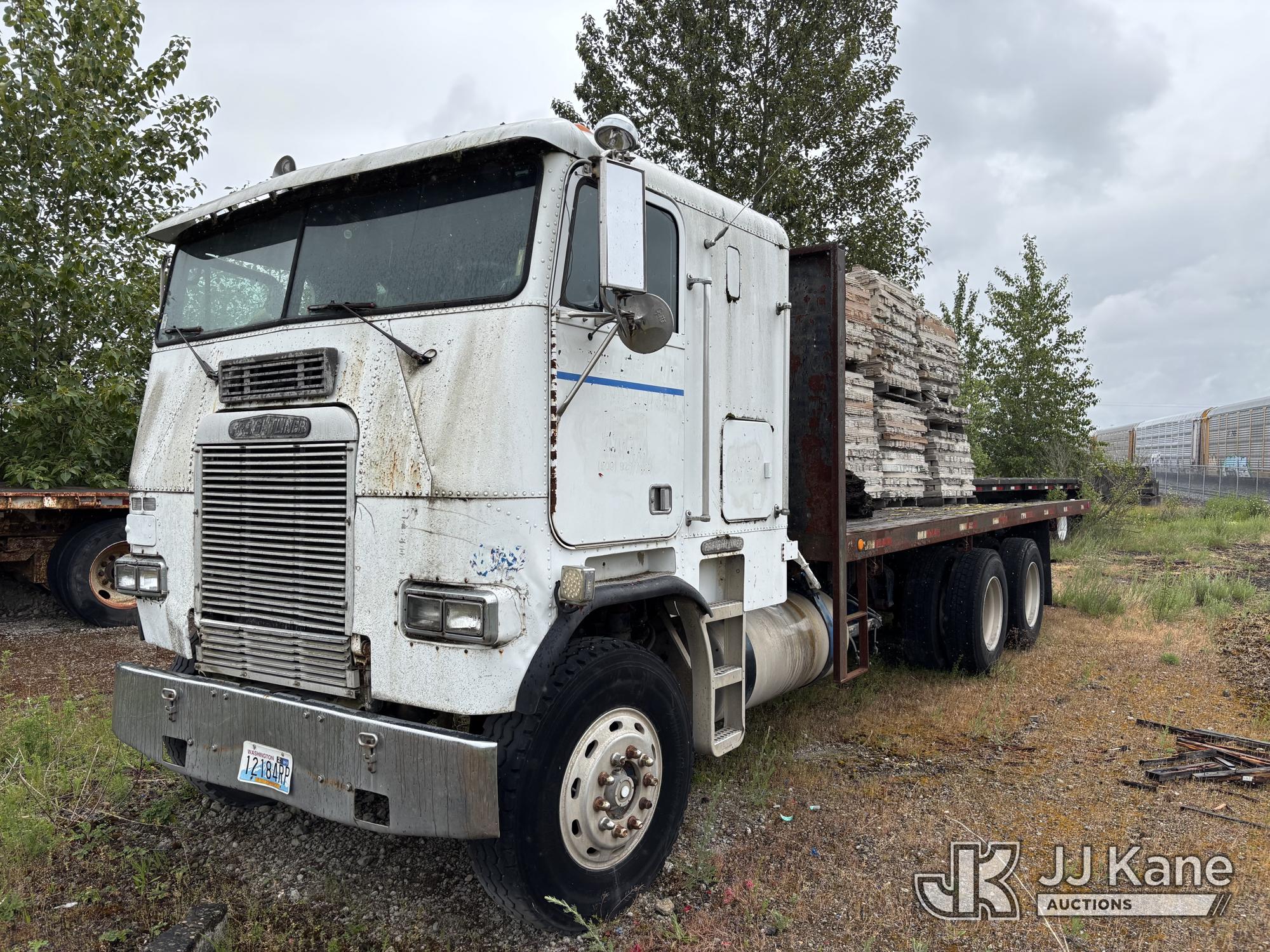 Photo of a 1993 Freightliner FLA086