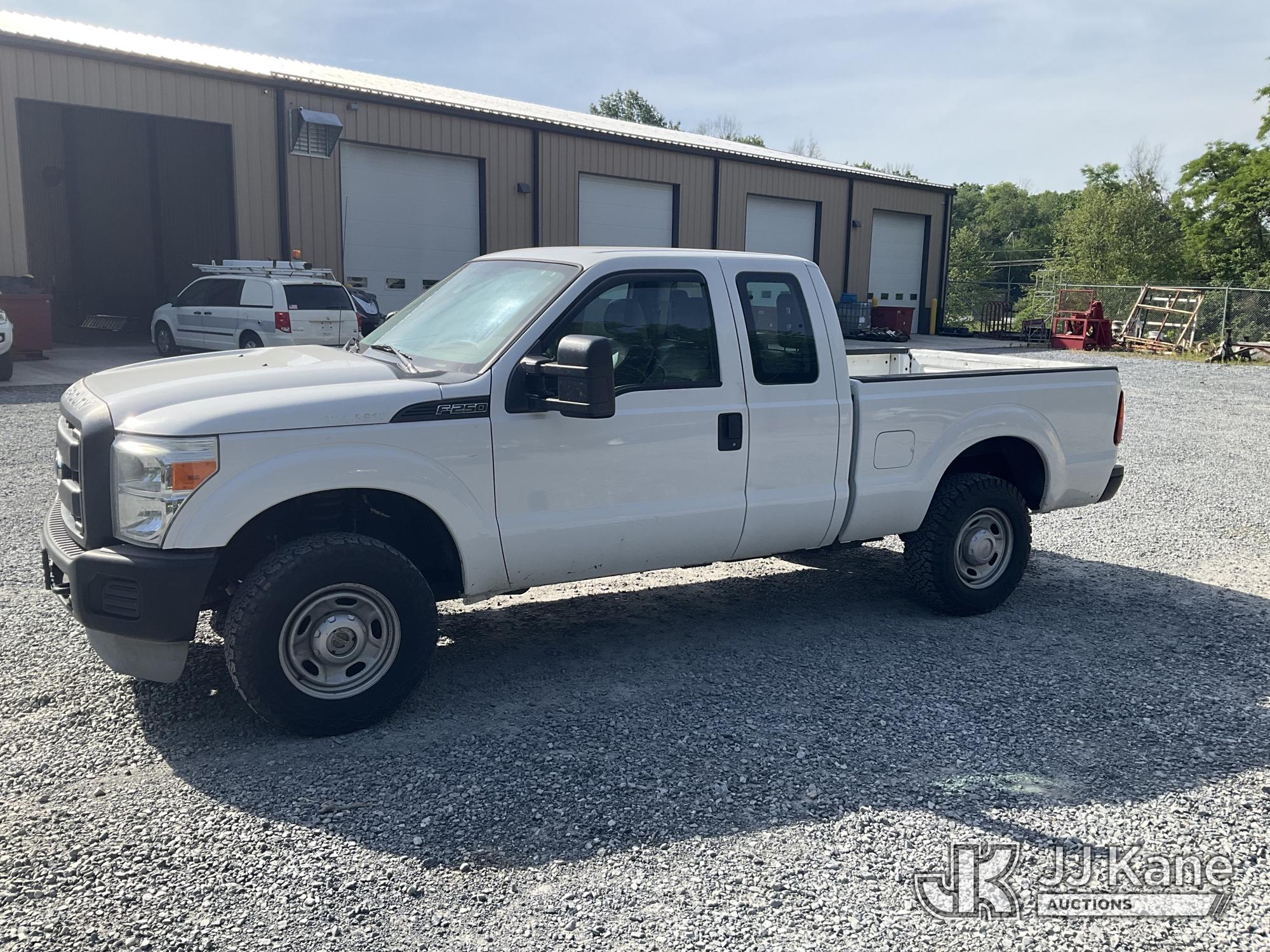 Photo of a 2013 Ford F-250 SD 4x4