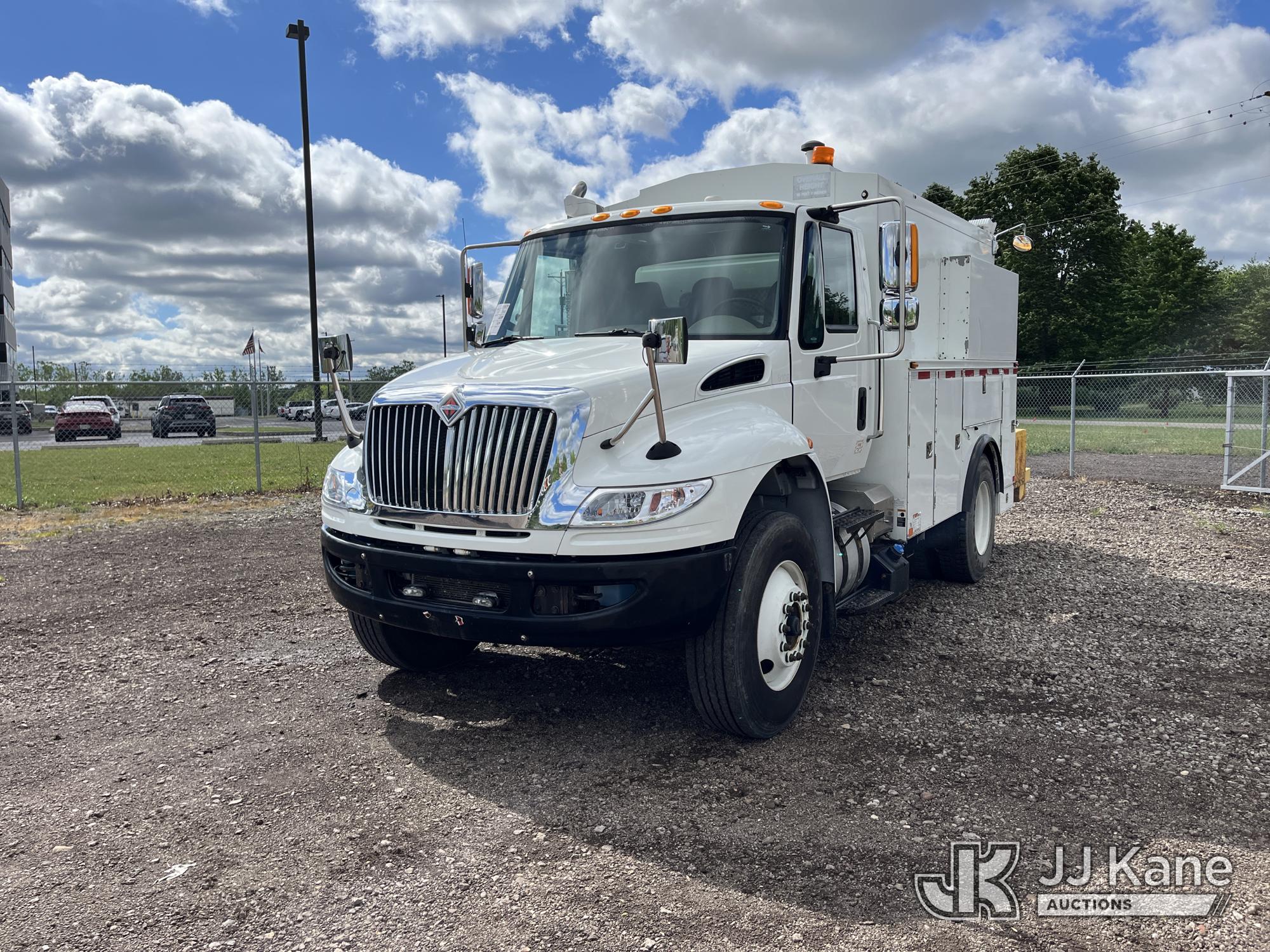 Photo of a 2016 International DuraStar 4400