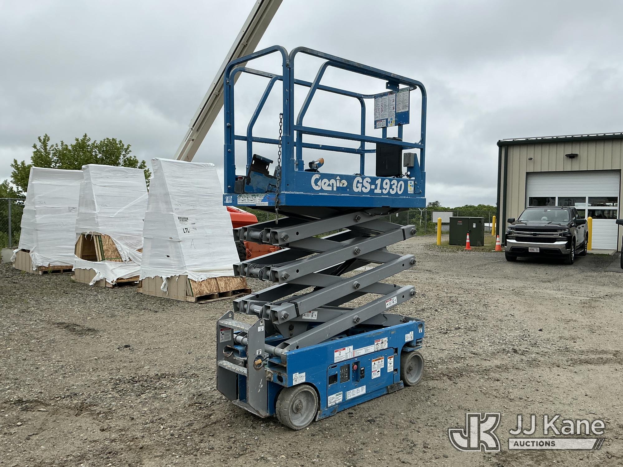 Photo of a 2017 Genie GS1930