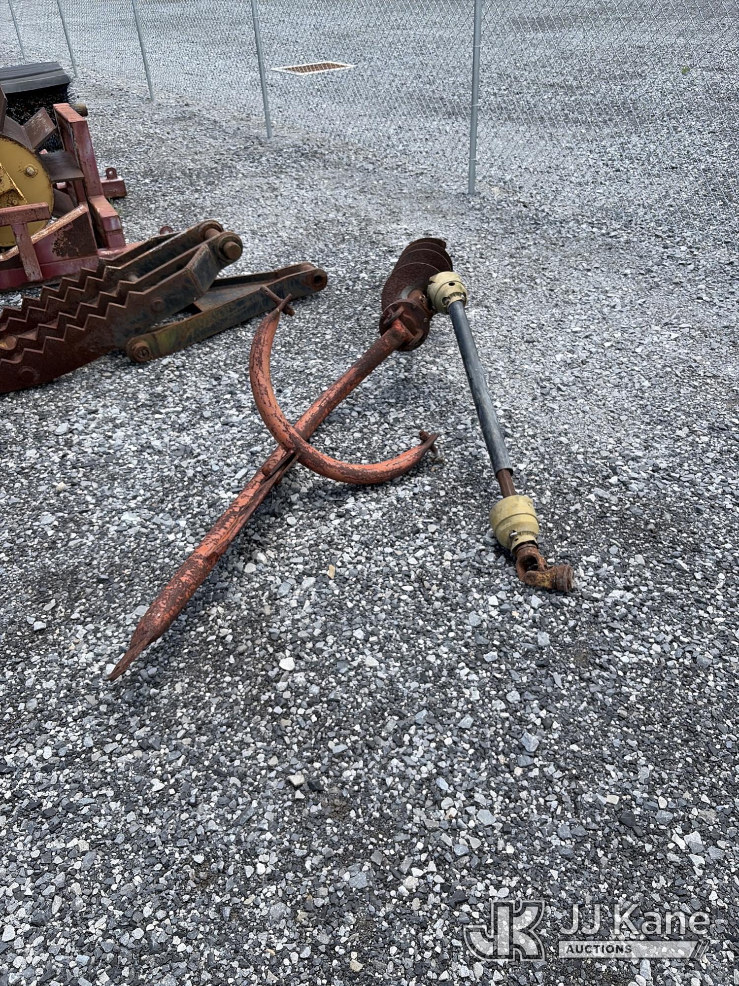 PTO Driven Post Hole Digger & Augers (Used) NOTE: This unit is being sold AS IS/WHERE IS via Timed Auction and is located in Hammond