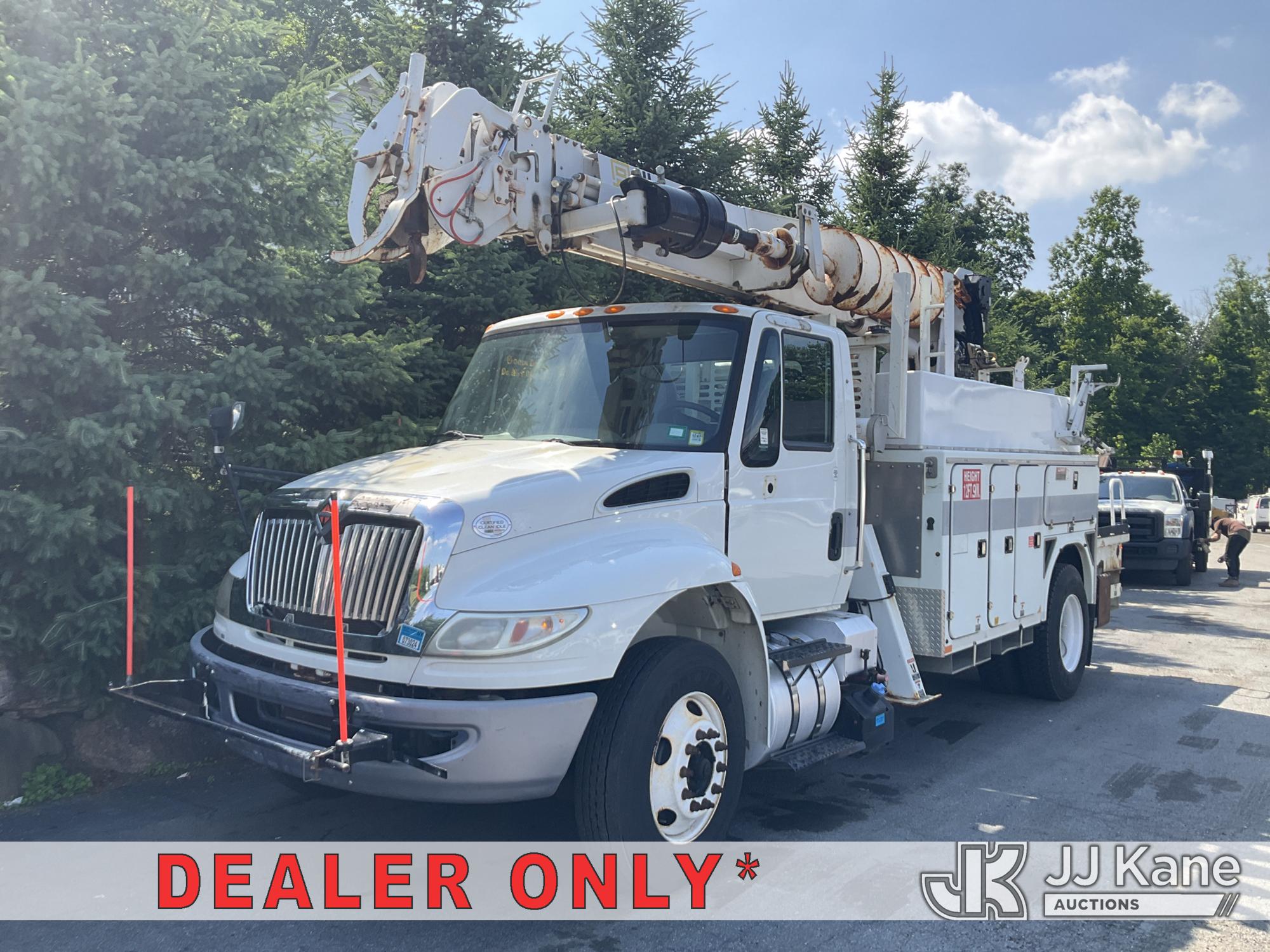 Altec DL45-TR Digger Derrick On 2017 International 4400 Utility