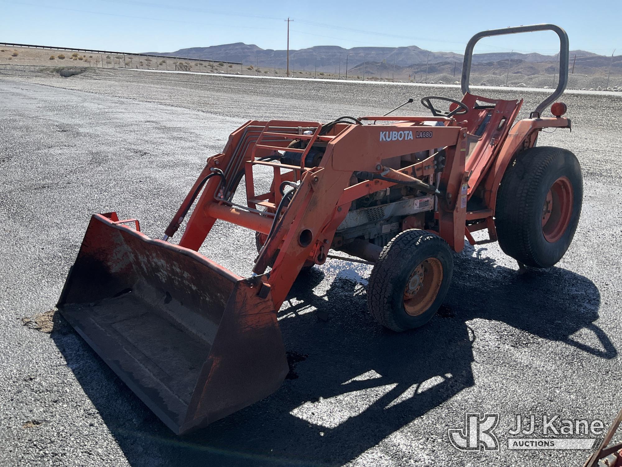 Photo of a  Kubota LA680 TRACTOR