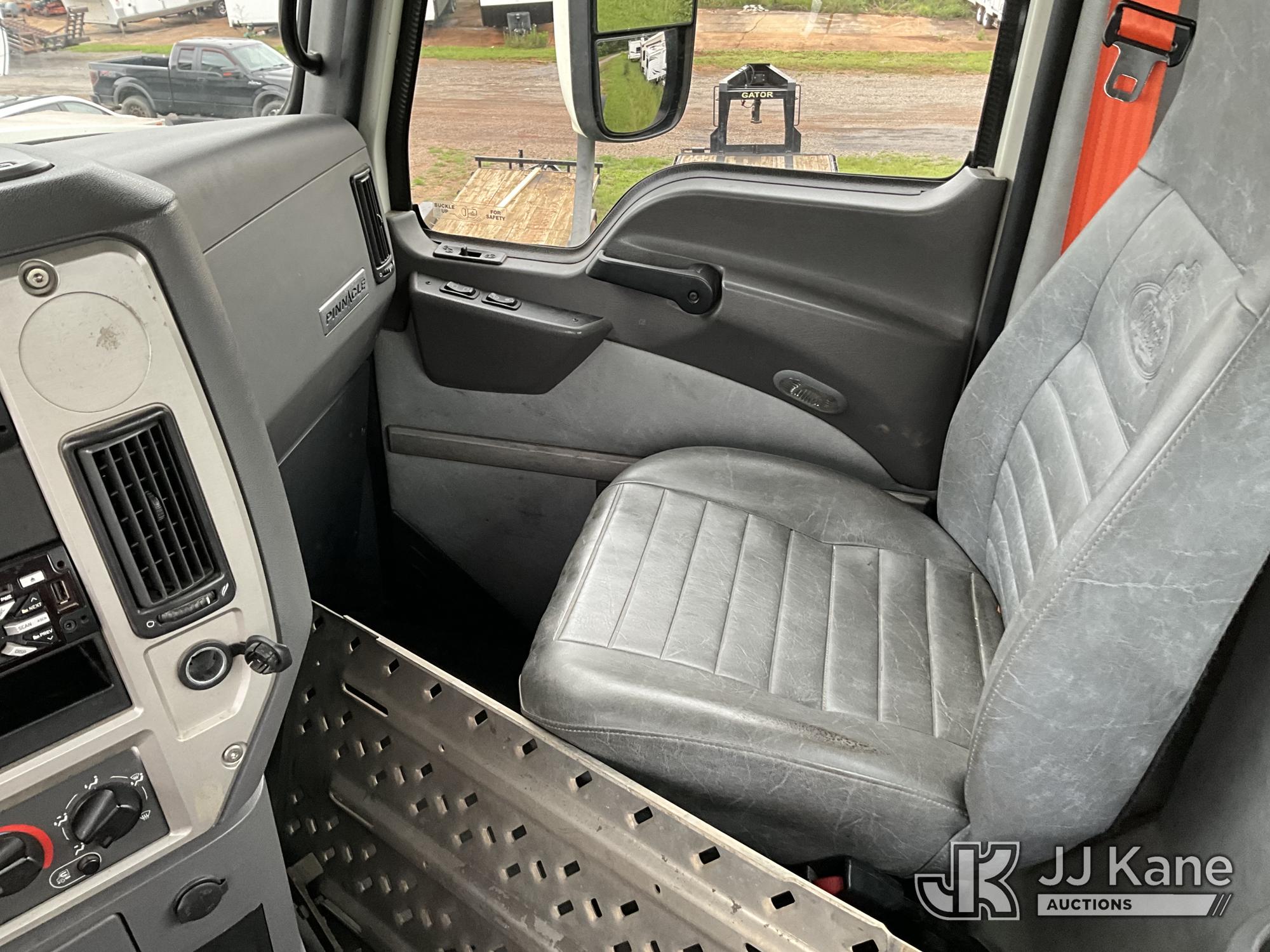 2017 Mack CXU612