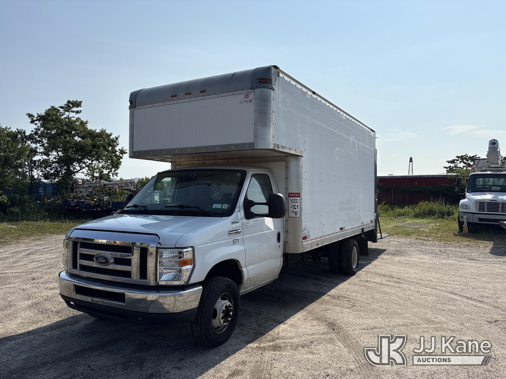 Photo of a 2017 Ford E450