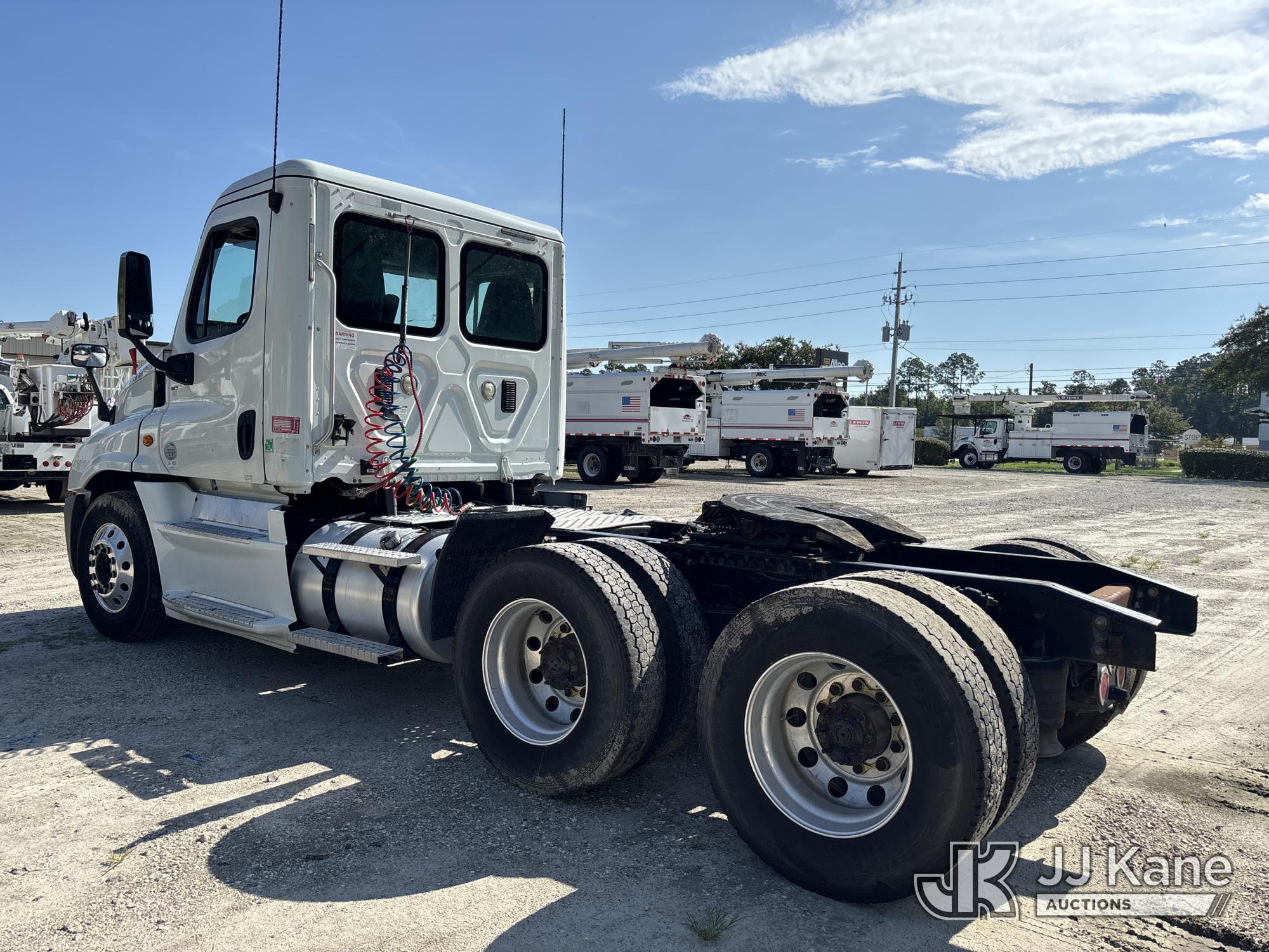 2016 Freightliner Cascadia 125