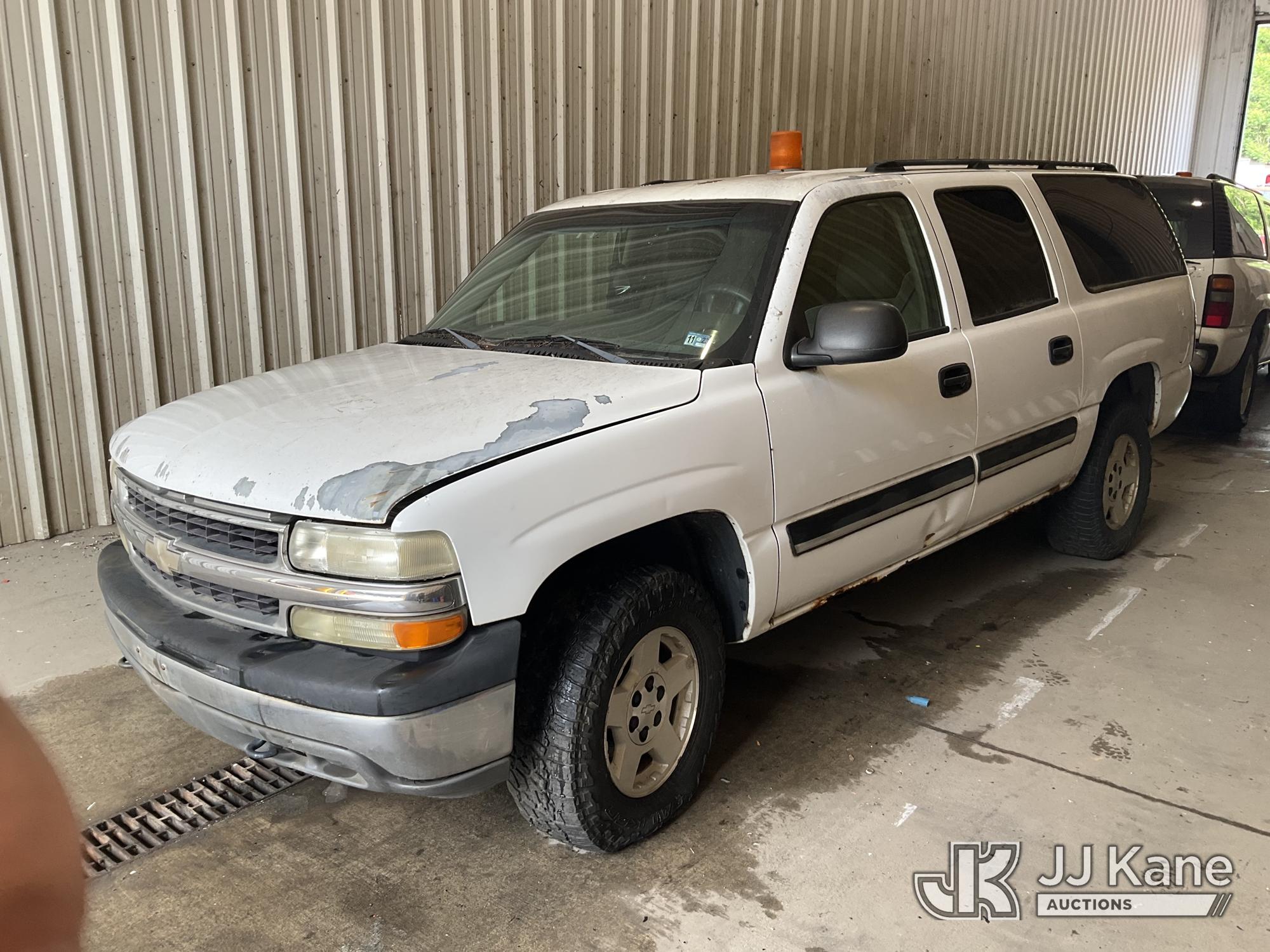 Photo of a 2005 Chevrolet Suburban 4x4