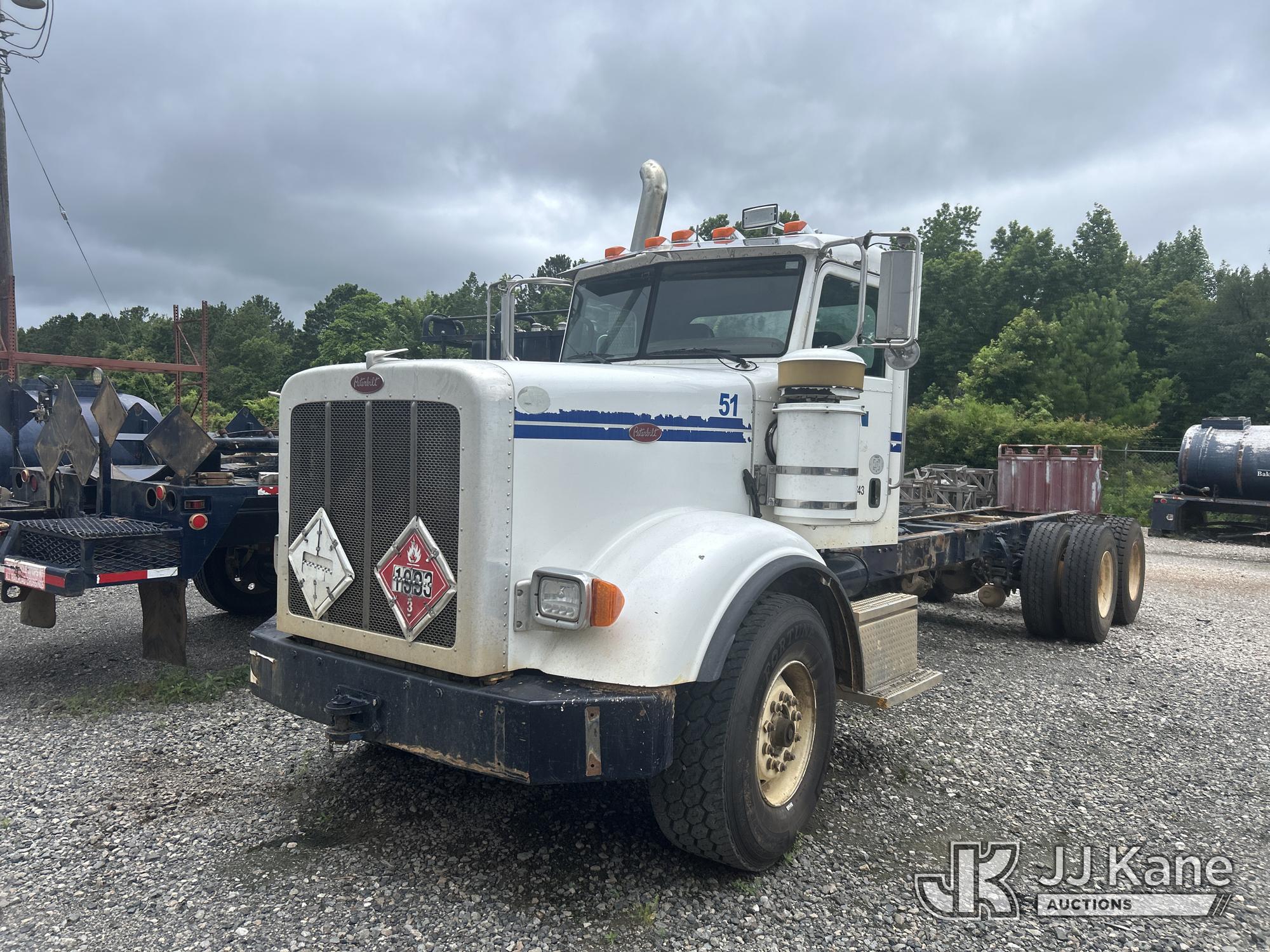 Photo of a 2009 Peterbilt 367