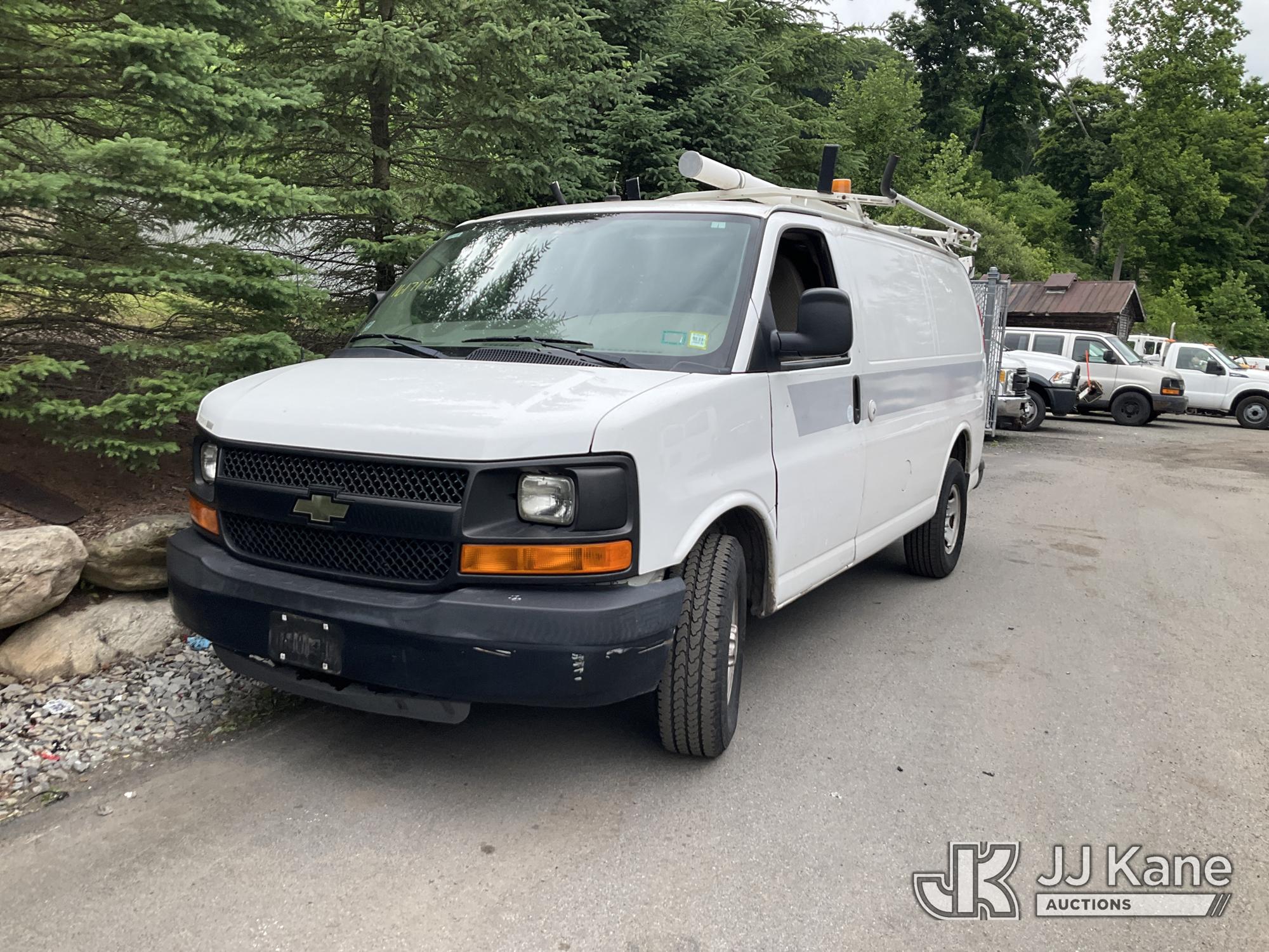 Photo of a 2011 Chevrolet Express G2500