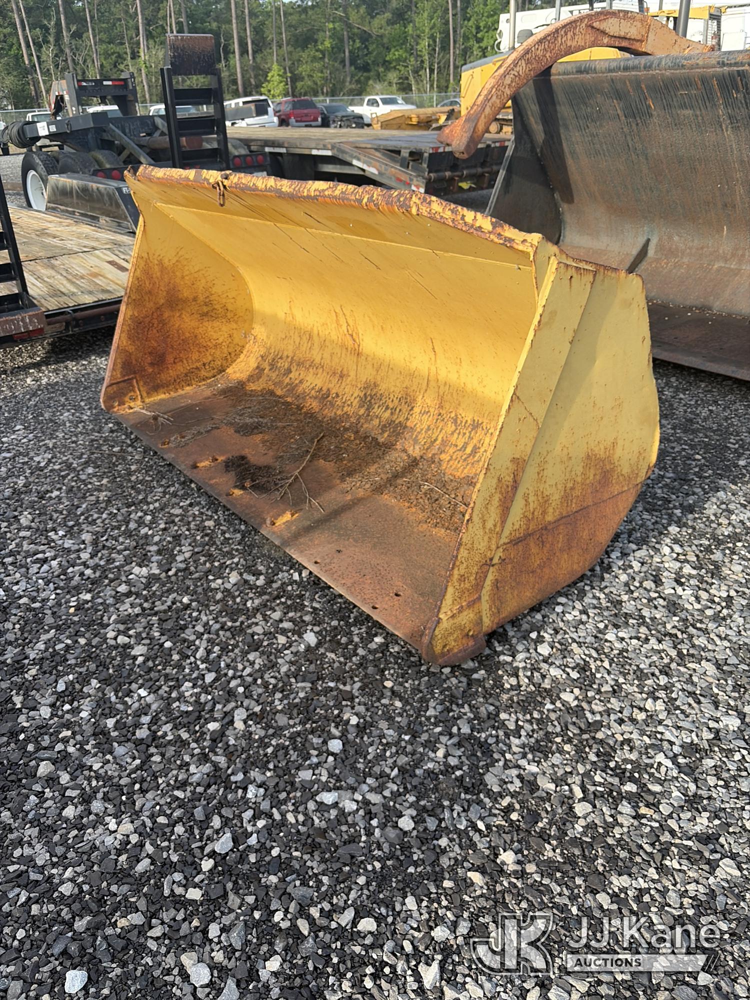 Wheel Loader Bucket NOTE: This unit is being sold AS IS/WHERE IS via Timed Auction and is located in Hammond