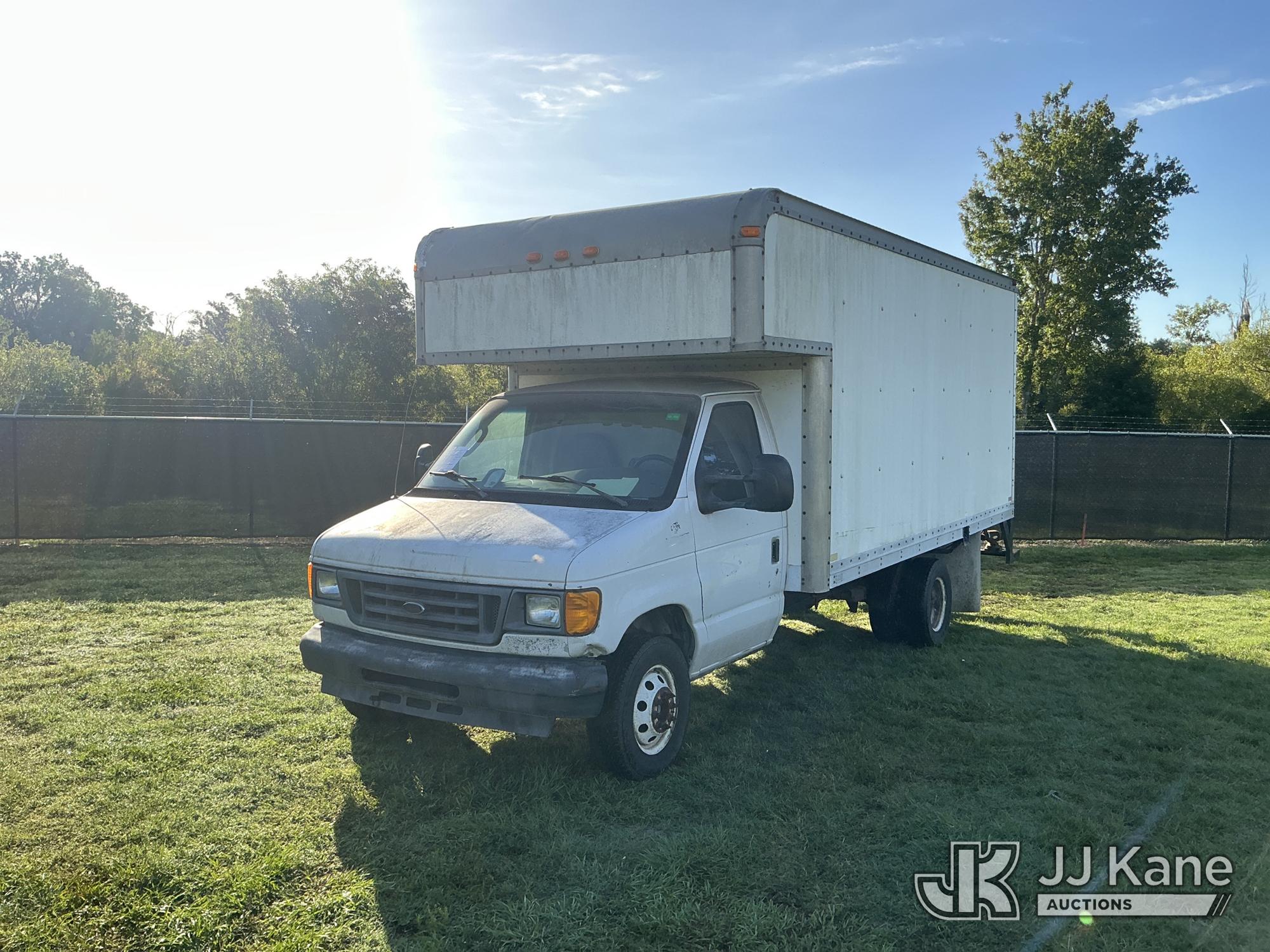 Photo of a 2004 Ford E350