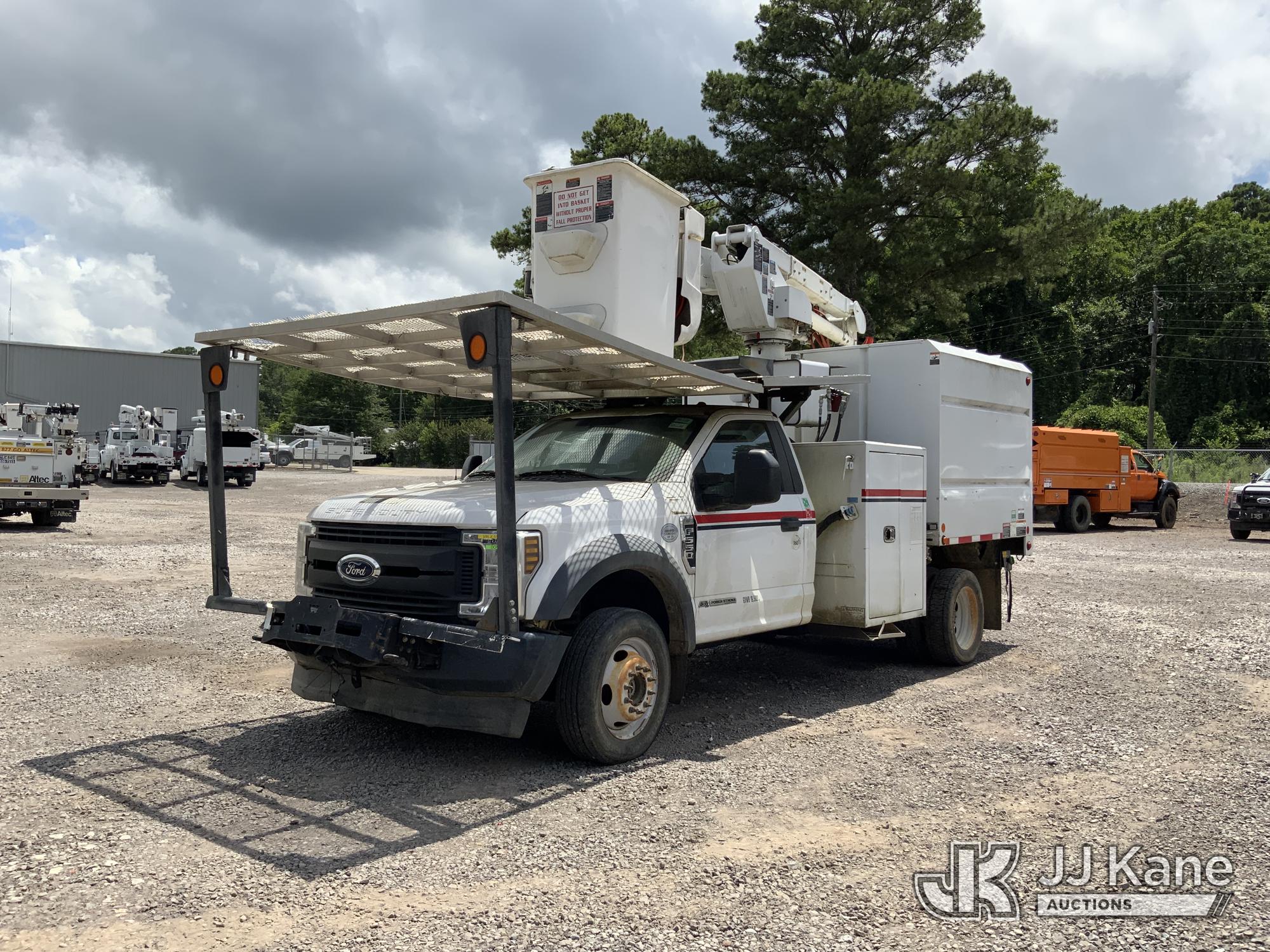 Altec AT37G, Articulating & Telescopic Bucket mounted behind cab on 2018 Ford F-550 Chipper Dump Truck
