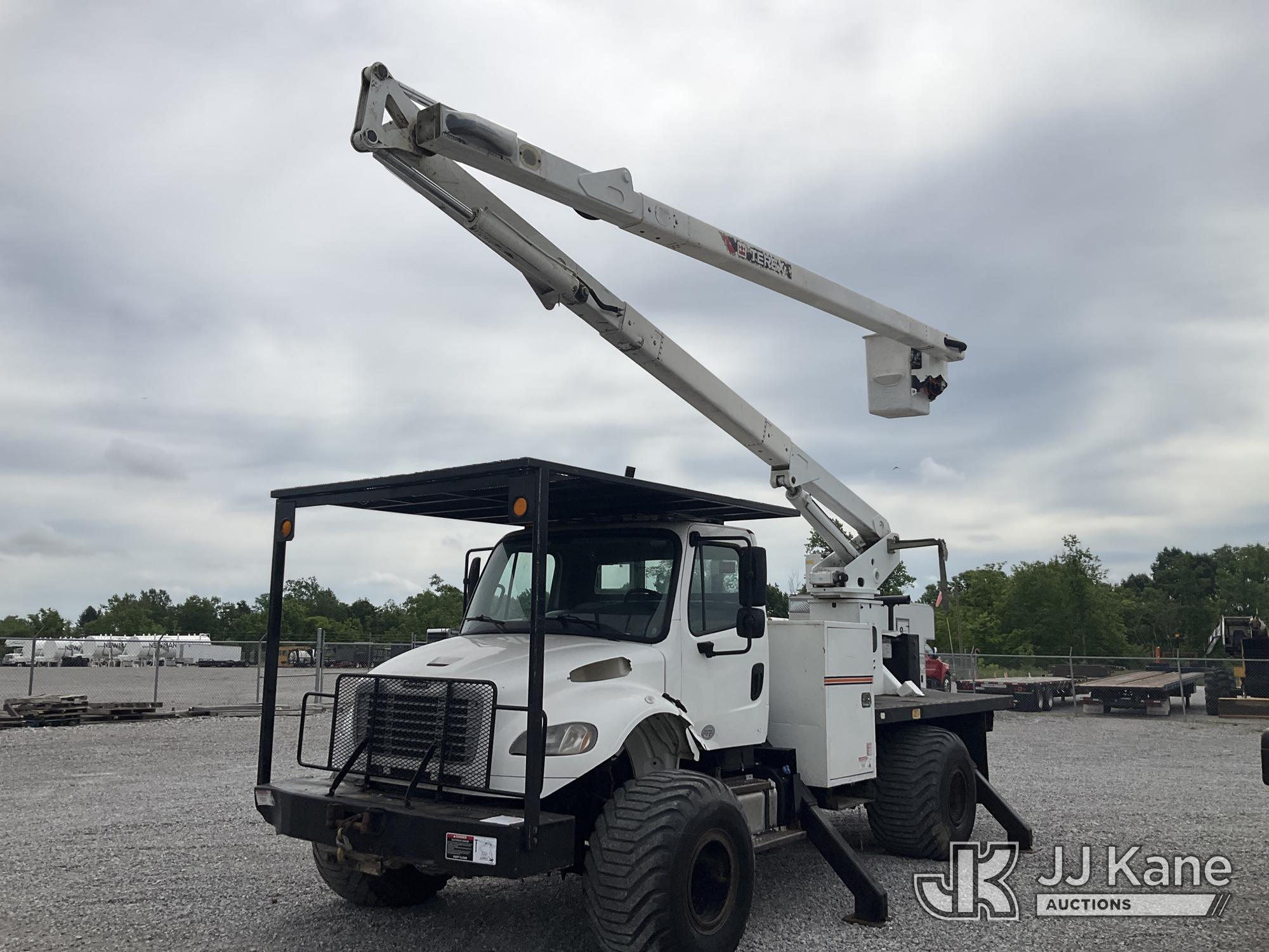 Photo of a 2014 Freightliner M2 106 4x4