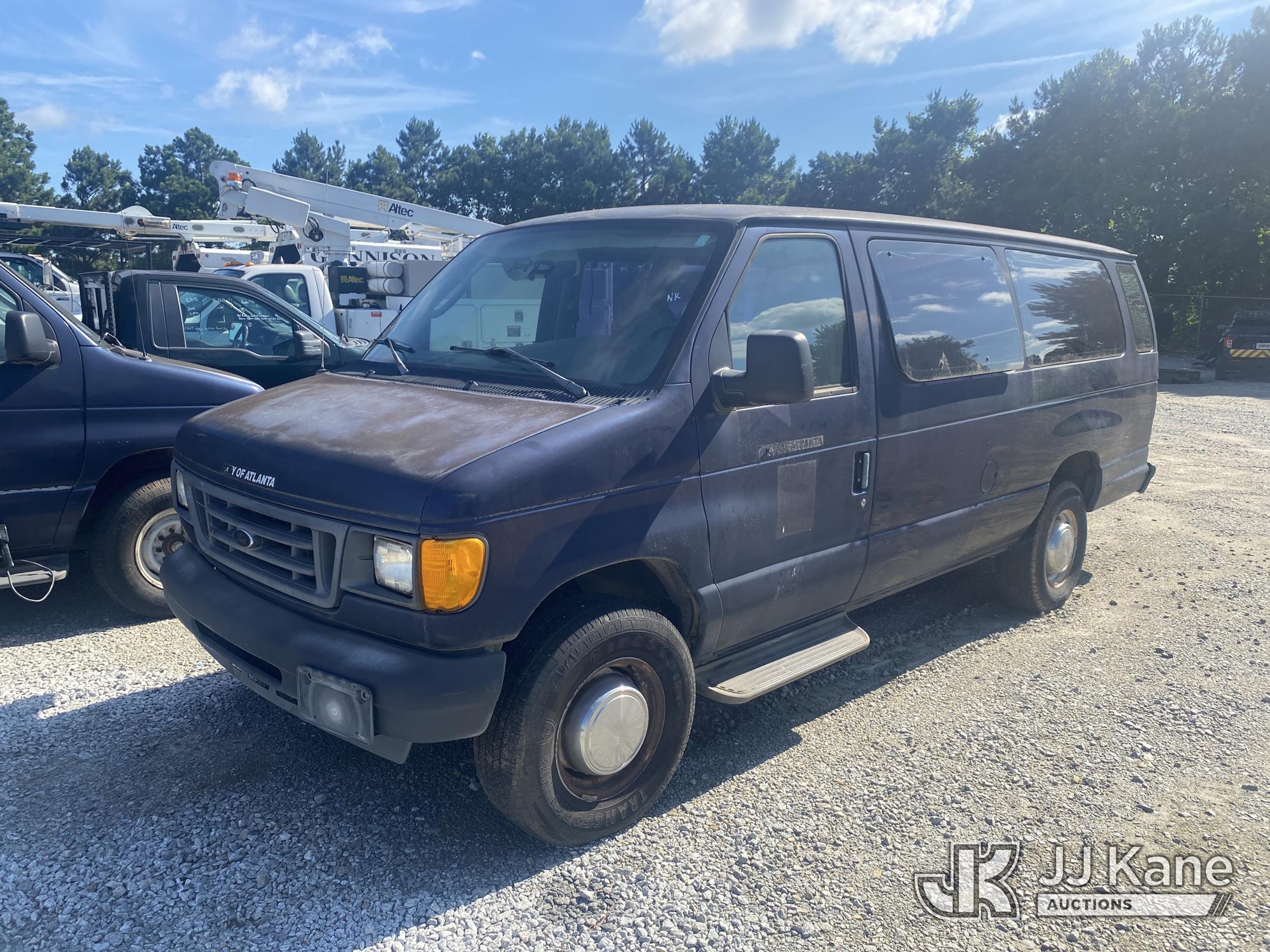 Photo of a 2004 Ford E350