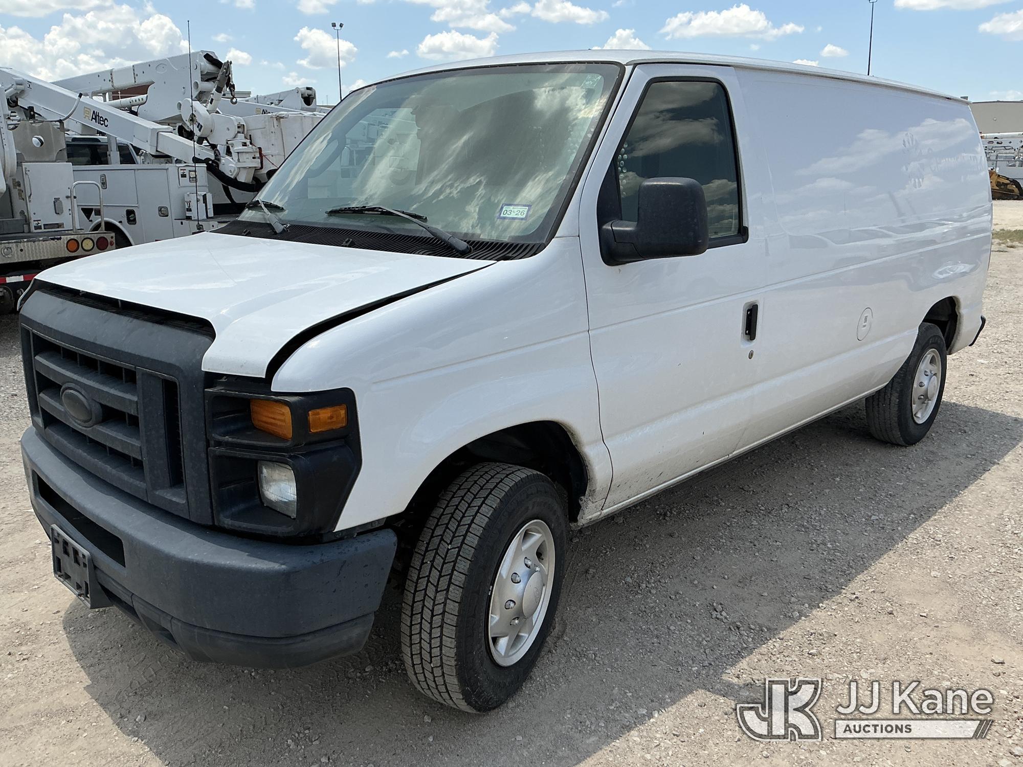 Photo of a 2014 Ford E150