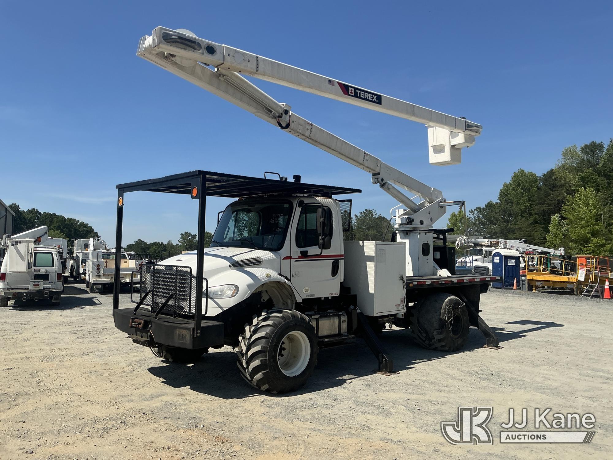 Photo of a 2015 Freightliner M2 106 4X4