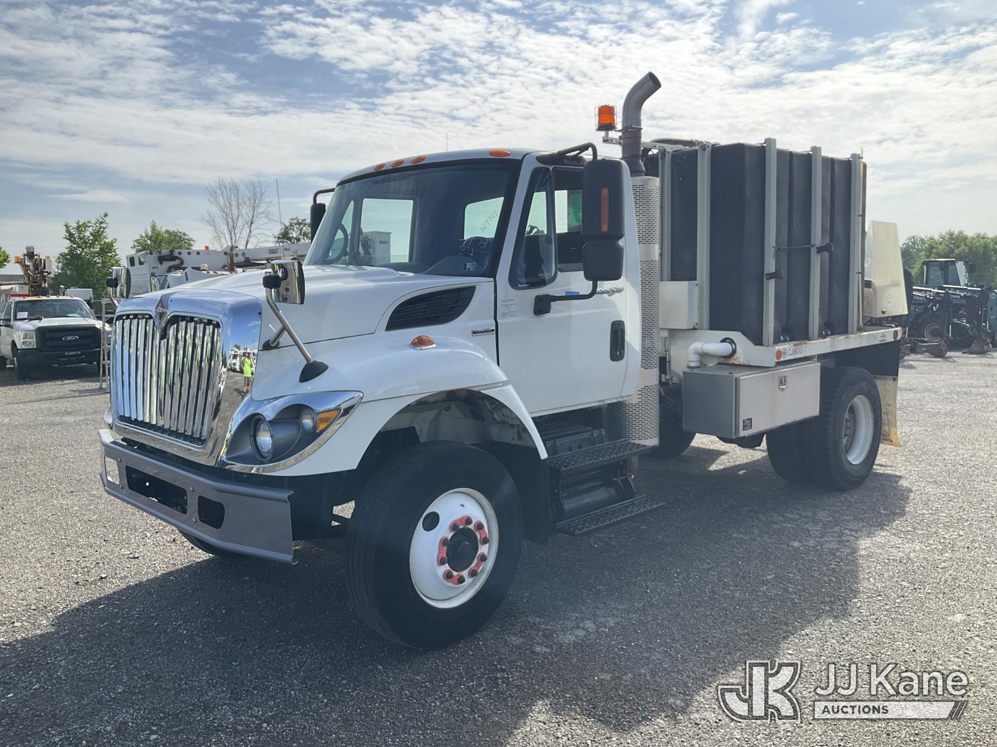 Photo of a 2008 International 7300