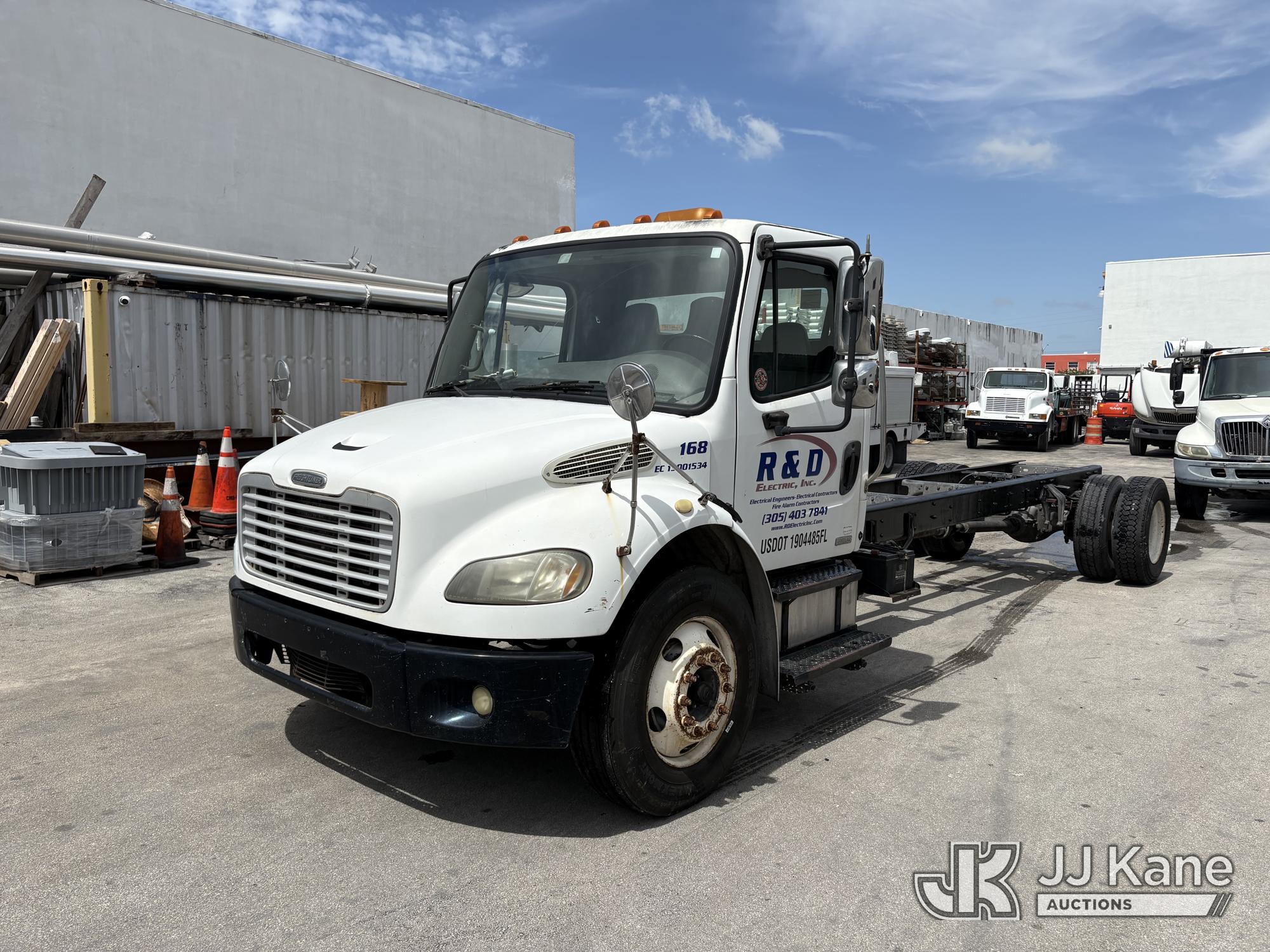 Photo of a 2006 Freightliner M2 106