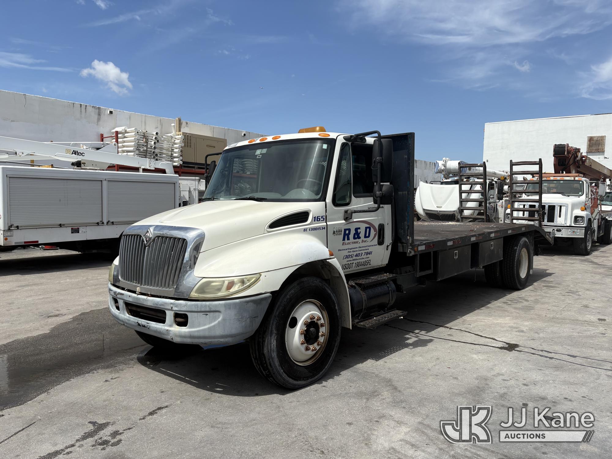 Photo of a 2005 International 4400