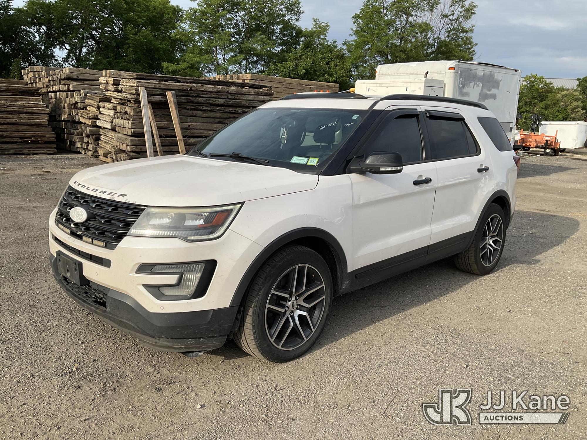 Photo of a 2017 Ford Explorer 4x4