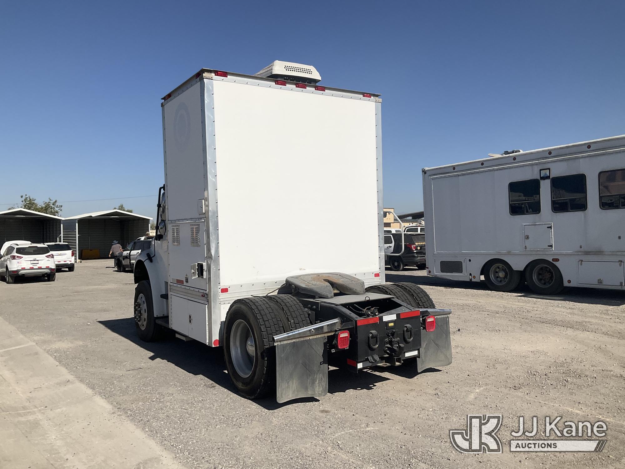 2006 Freightliner M2 106