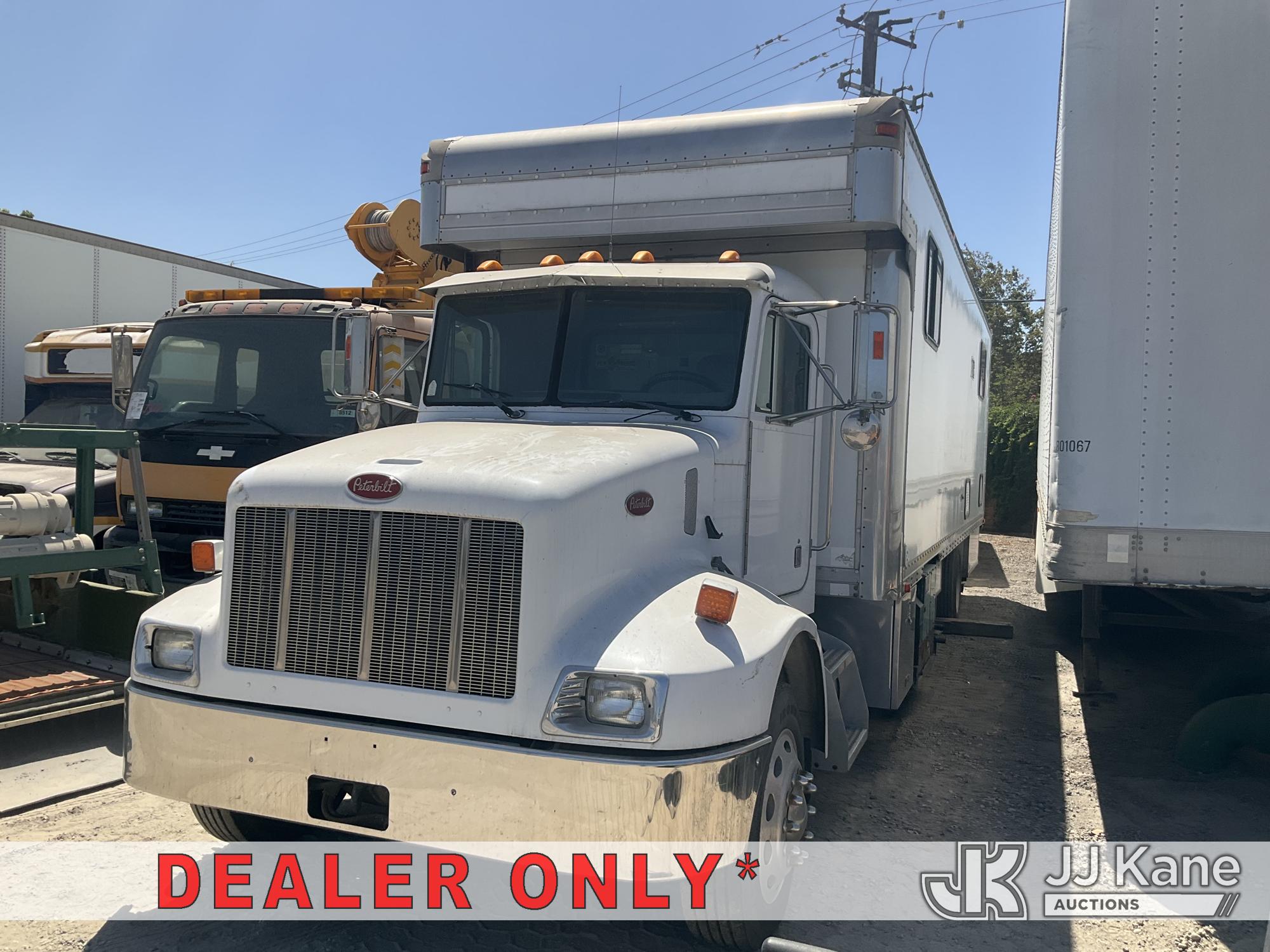 2000 Peterbilt 330
