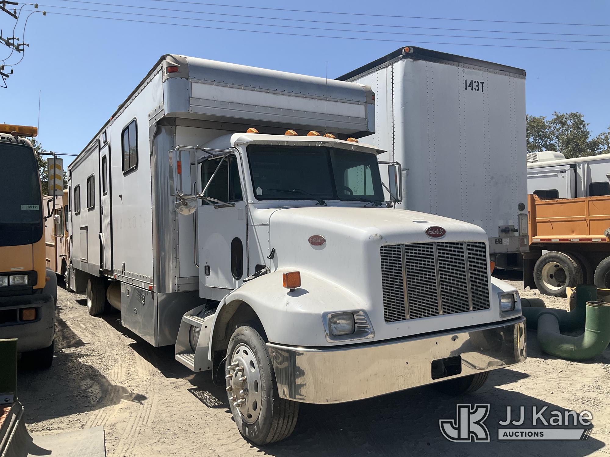 2000 Peterbilt 330