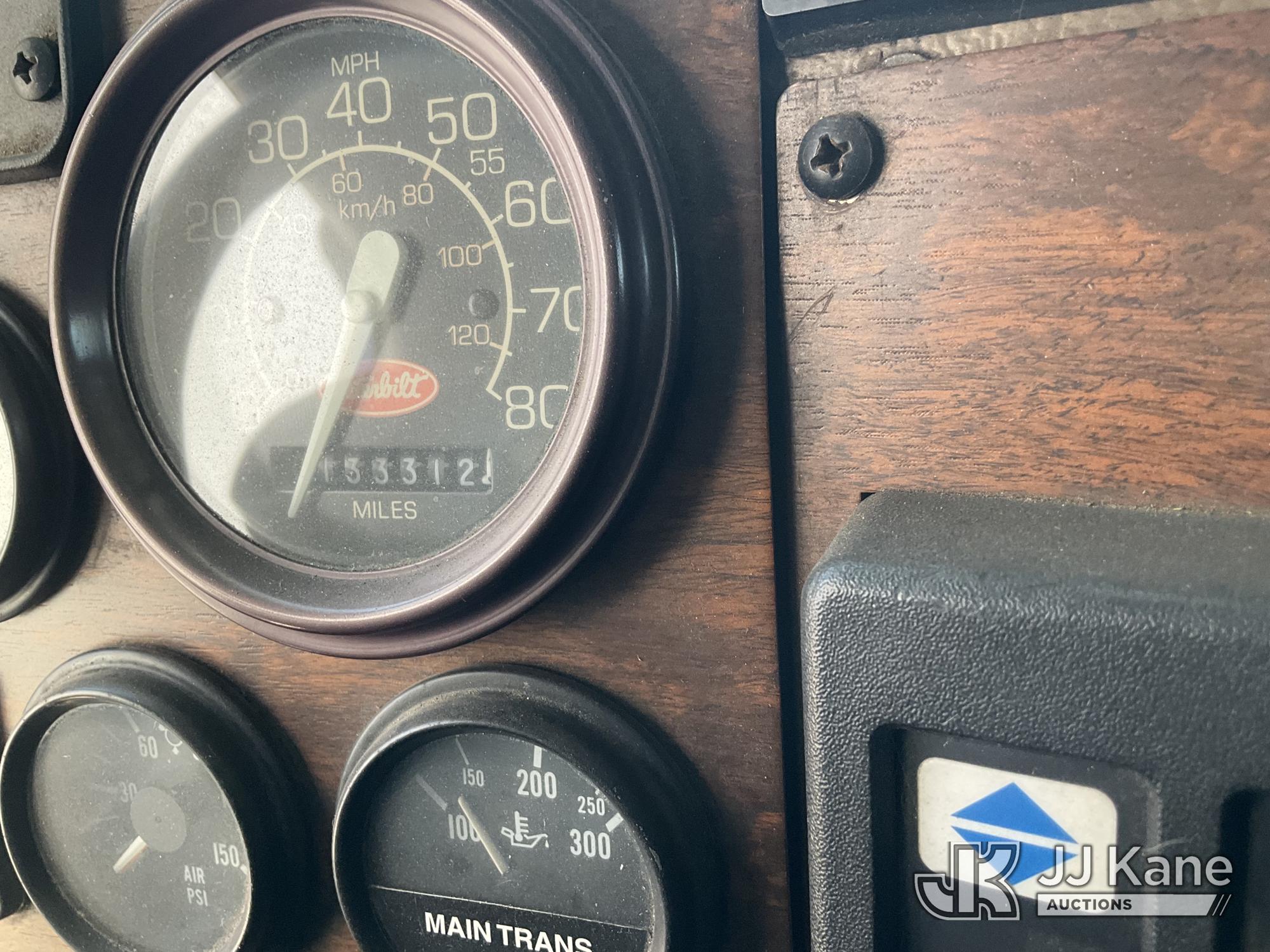 2000 Peterbilt 330