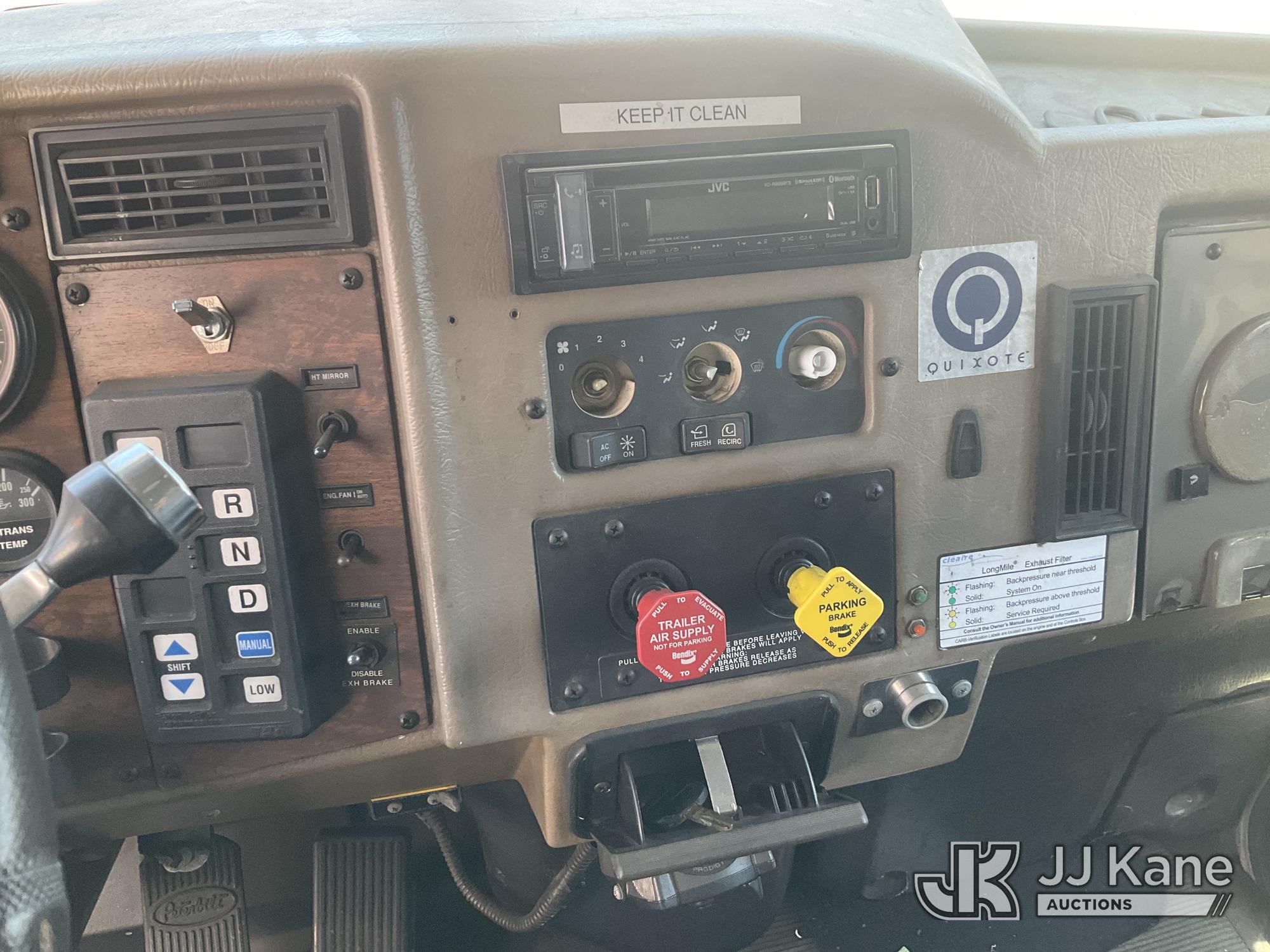 2000 Peterbilt 330