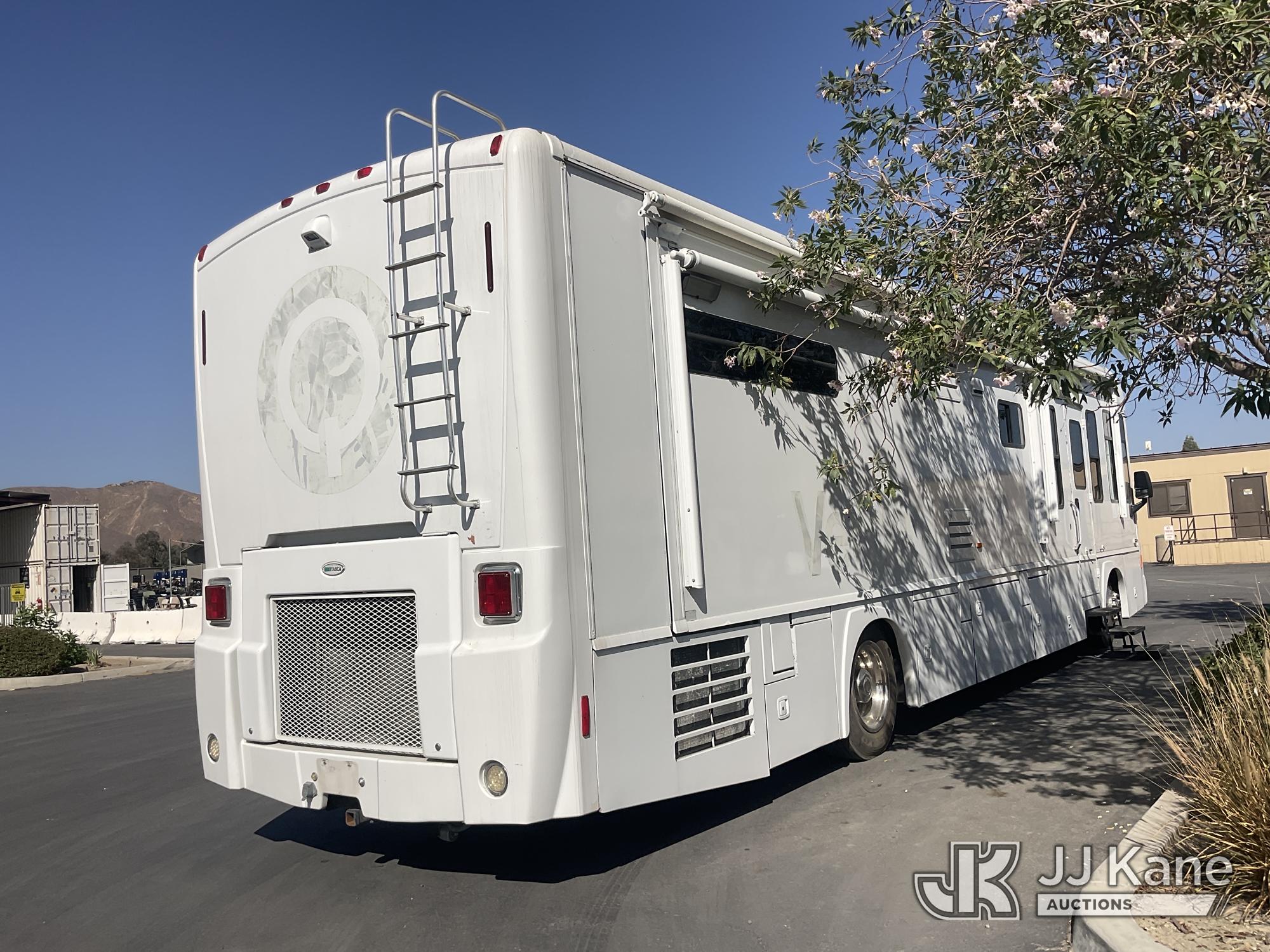 2008 Freightliner X-LINE MOTORHOME