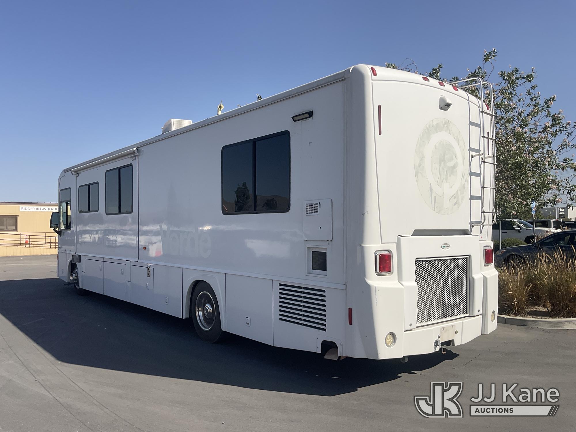 2008 Freightliner X-LINE MOTORHOME