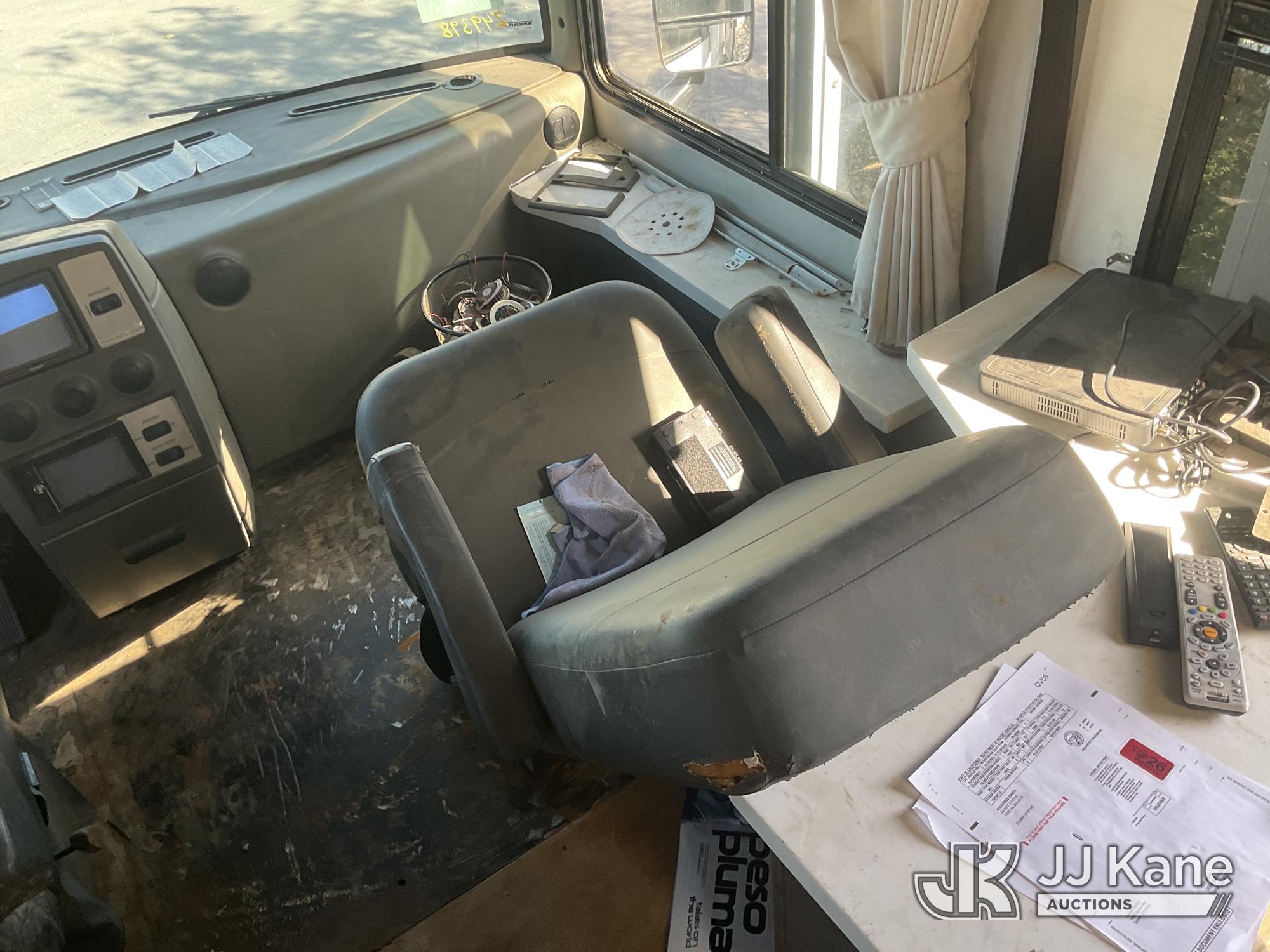 2008 Freightliner X-LINE MOTORHOME