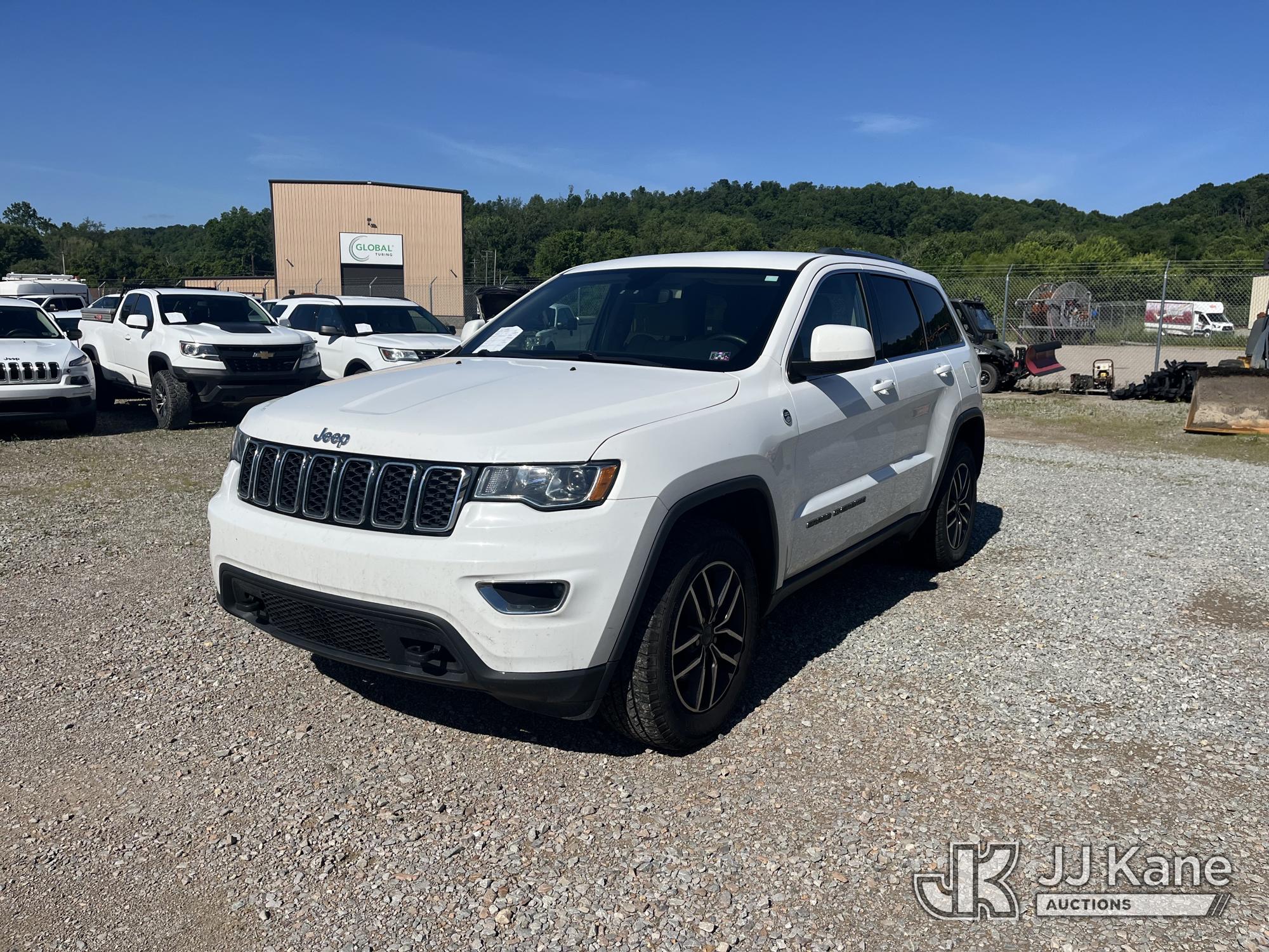 Photo of a 2019 Jeep Grand Cherokee 4x4