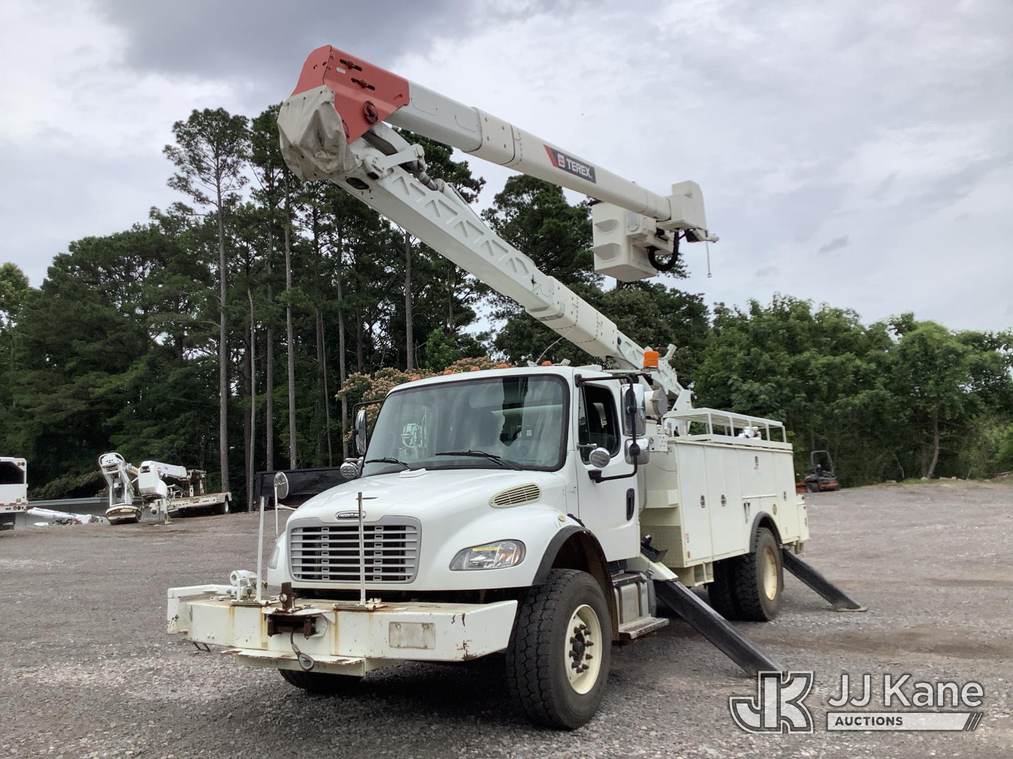 Photo of a 2014 Freightliner M2 106