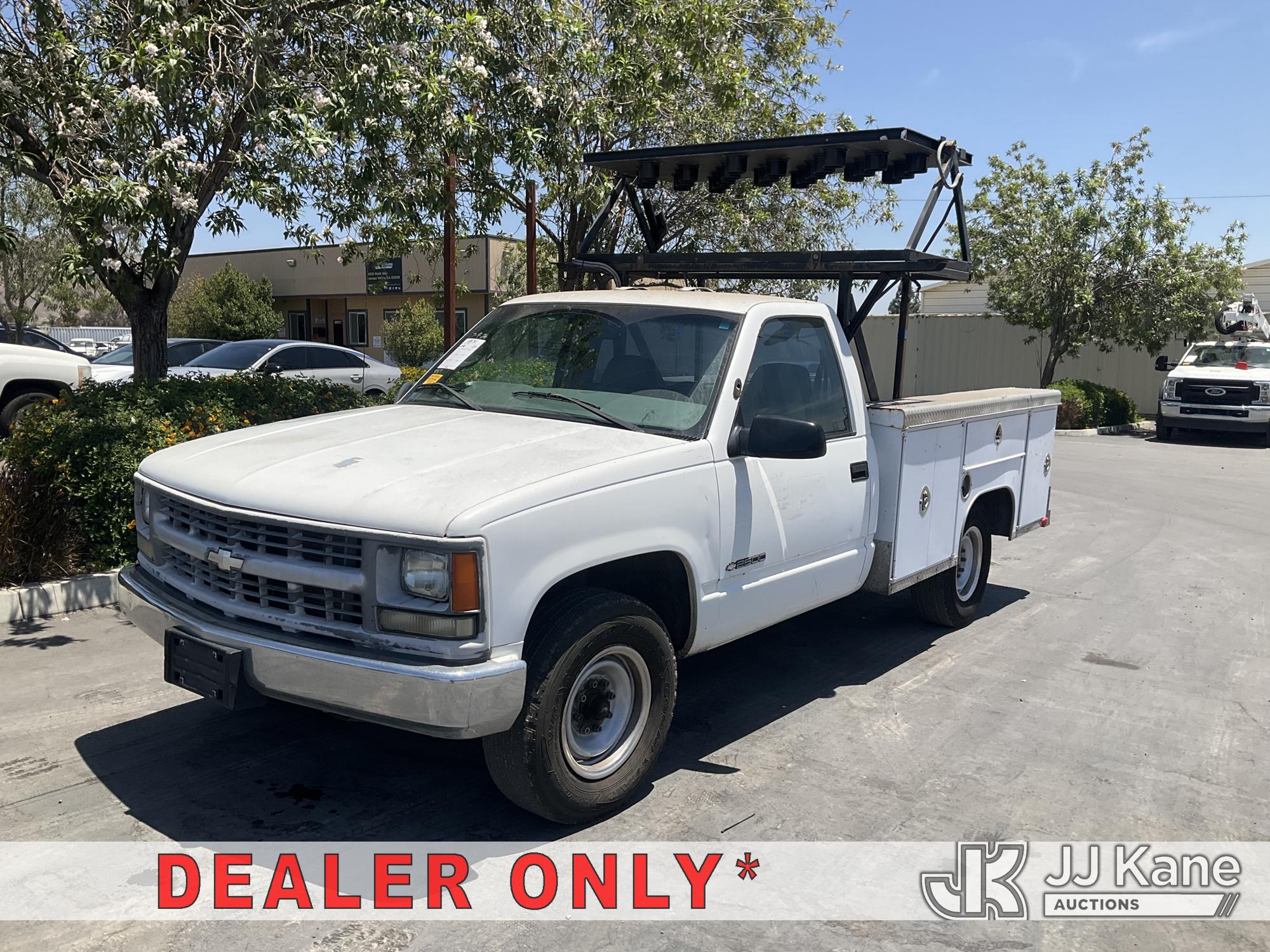 2000 Chevrolet C/K 2500 Service Truck