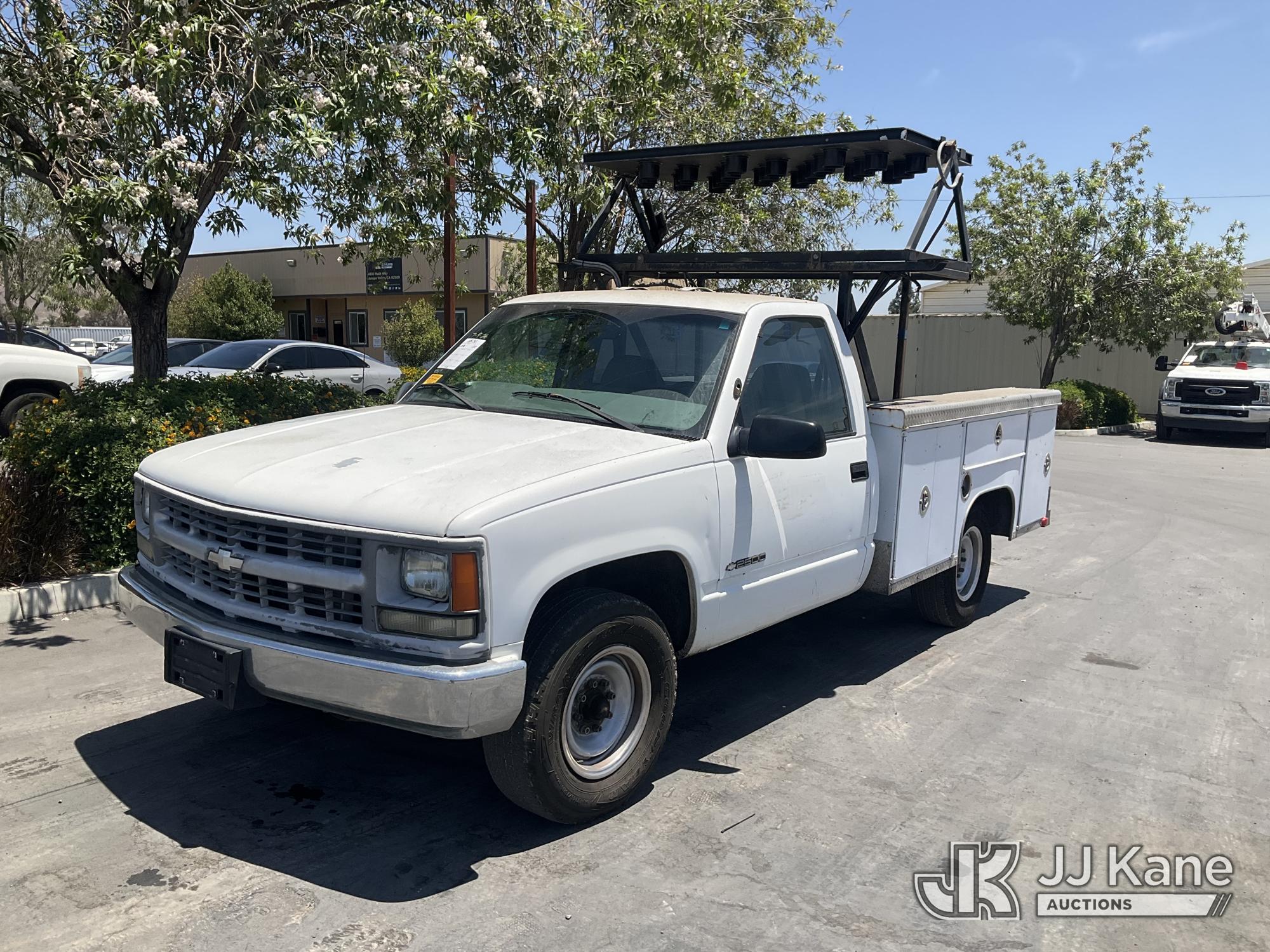 Photo of a 2000 Chevrolet C/K 2500