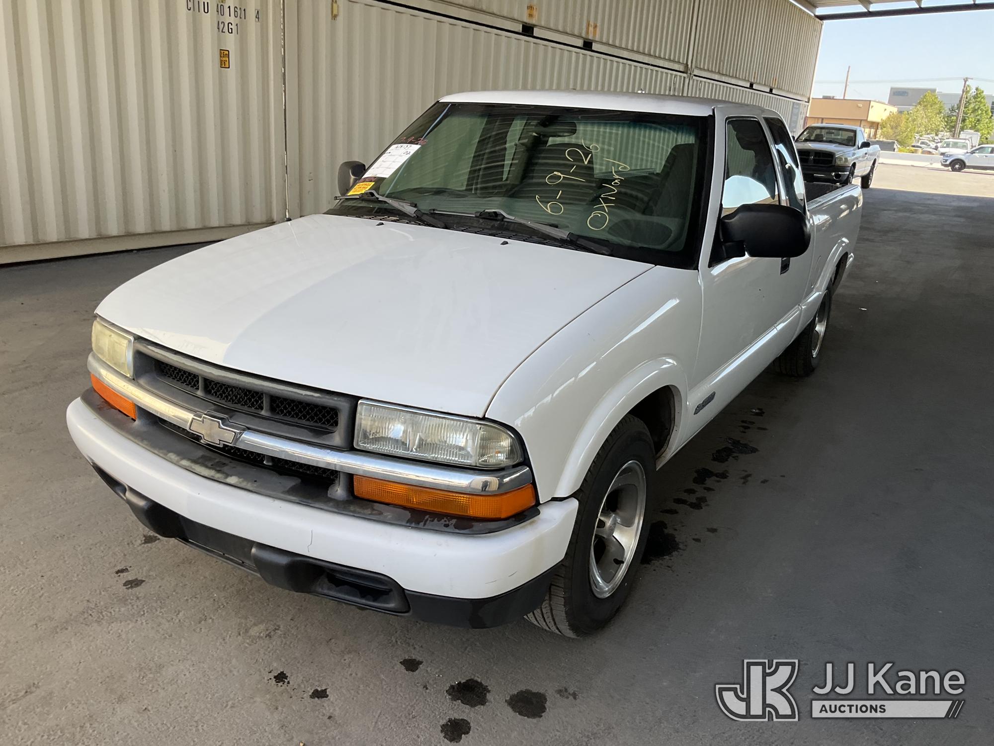 2002 Chevrolet S10 Pickup Access-Cab Pickup Truck